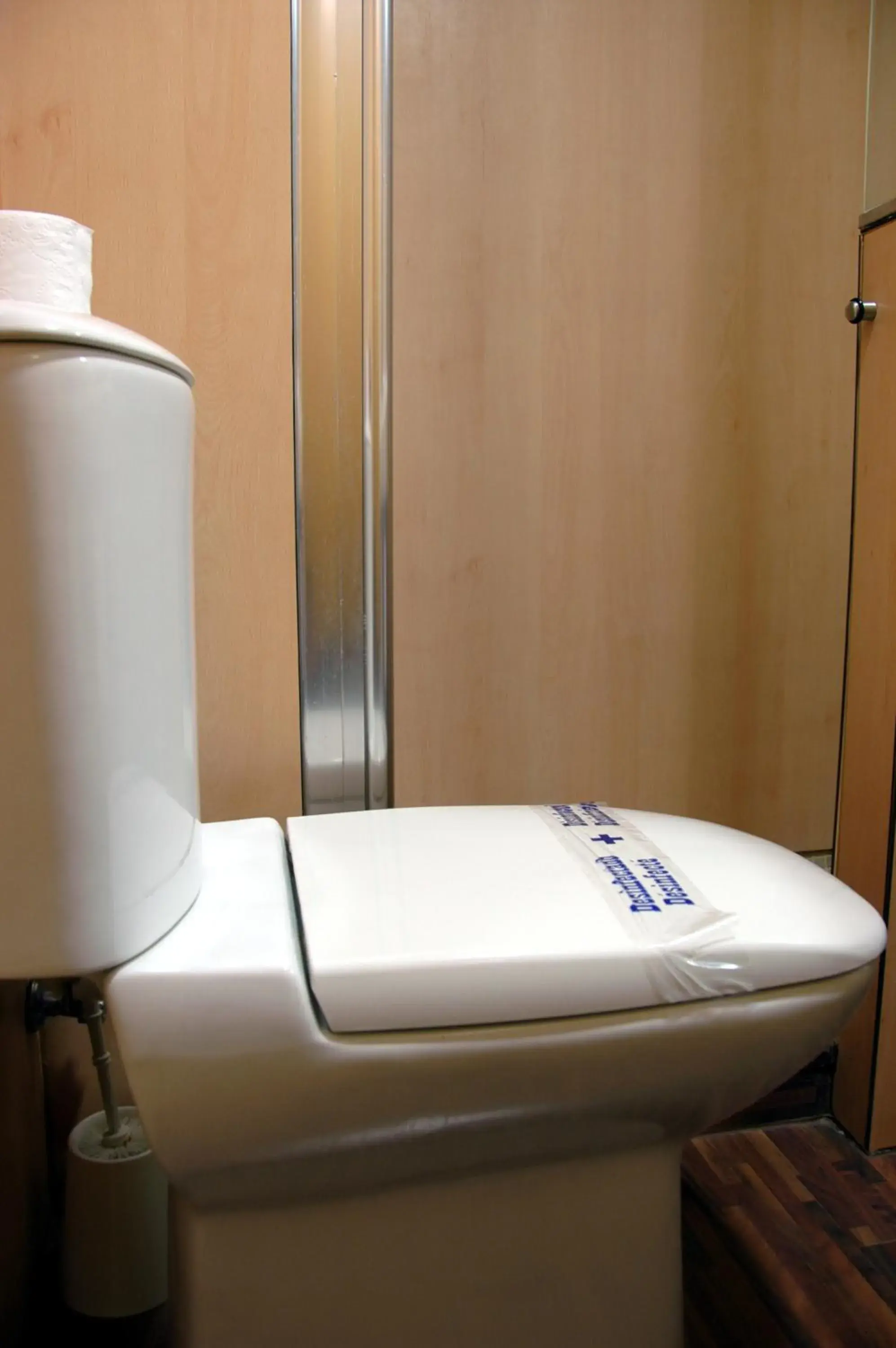 Toilet, Bed in Evenia President
