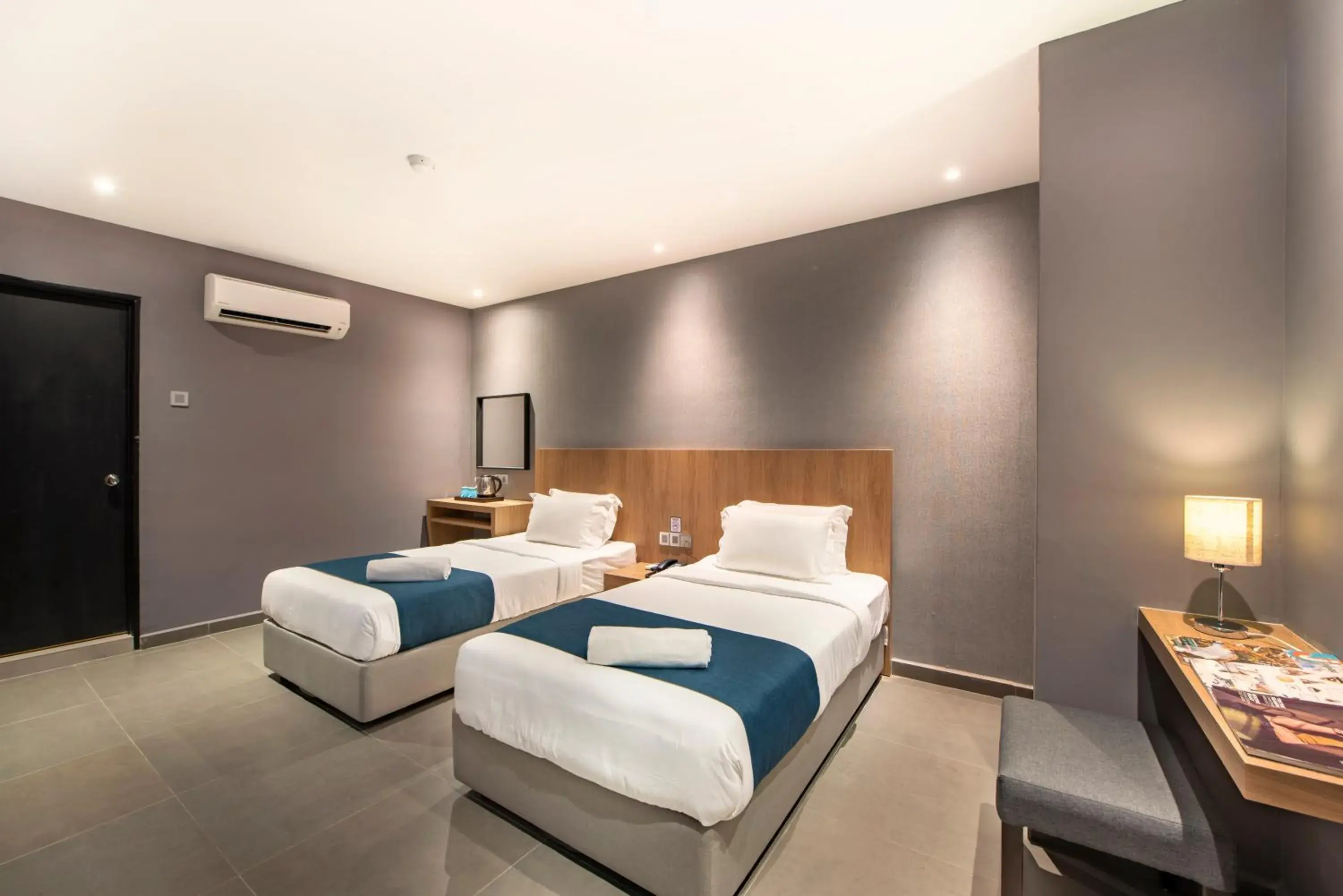 TV and multimedia, Bed in Orange Business Hotel Petaling Jaya