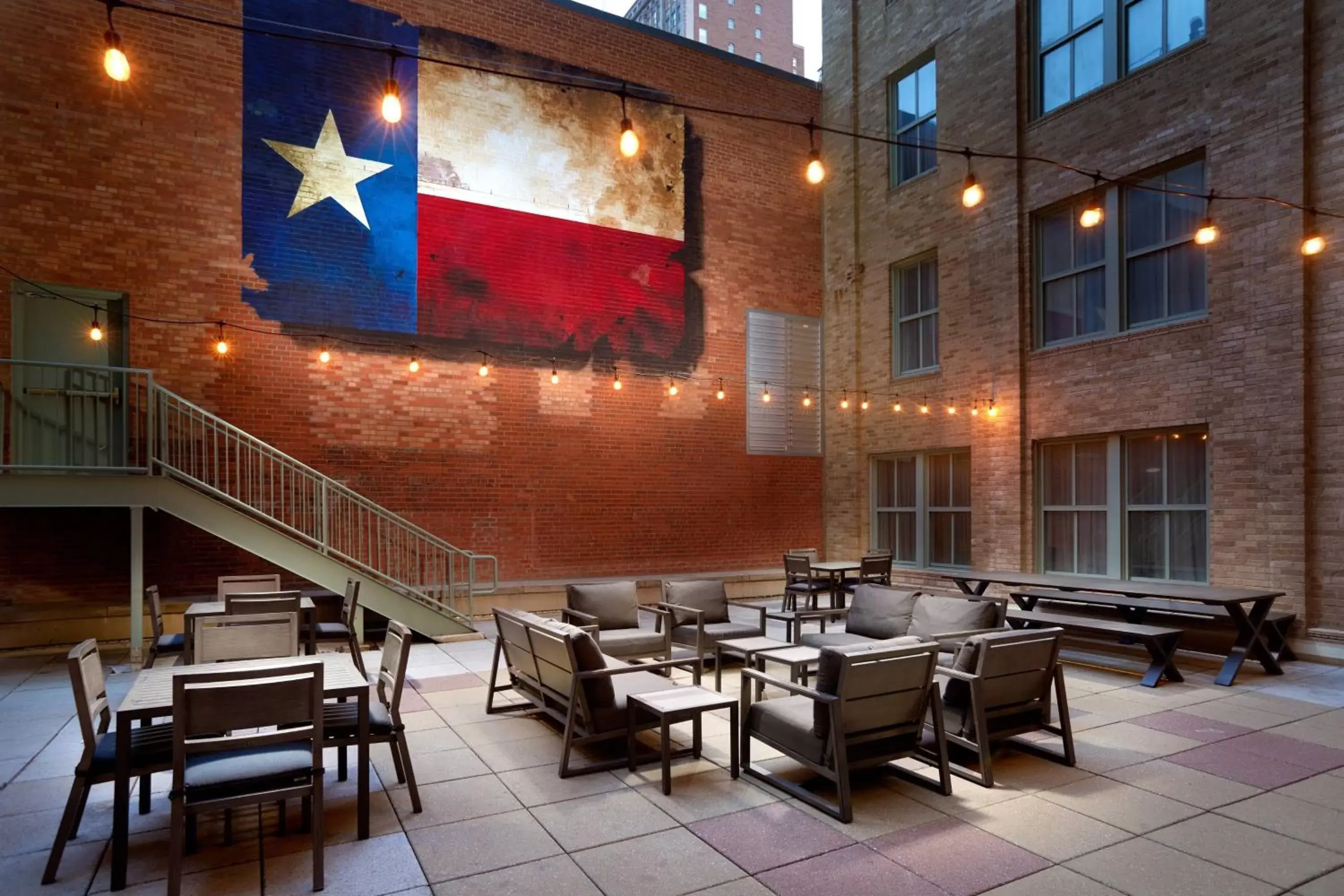 Property building, Restaurant/Places to Eat in Courtyard Fort Worth Downtown/Blackstone