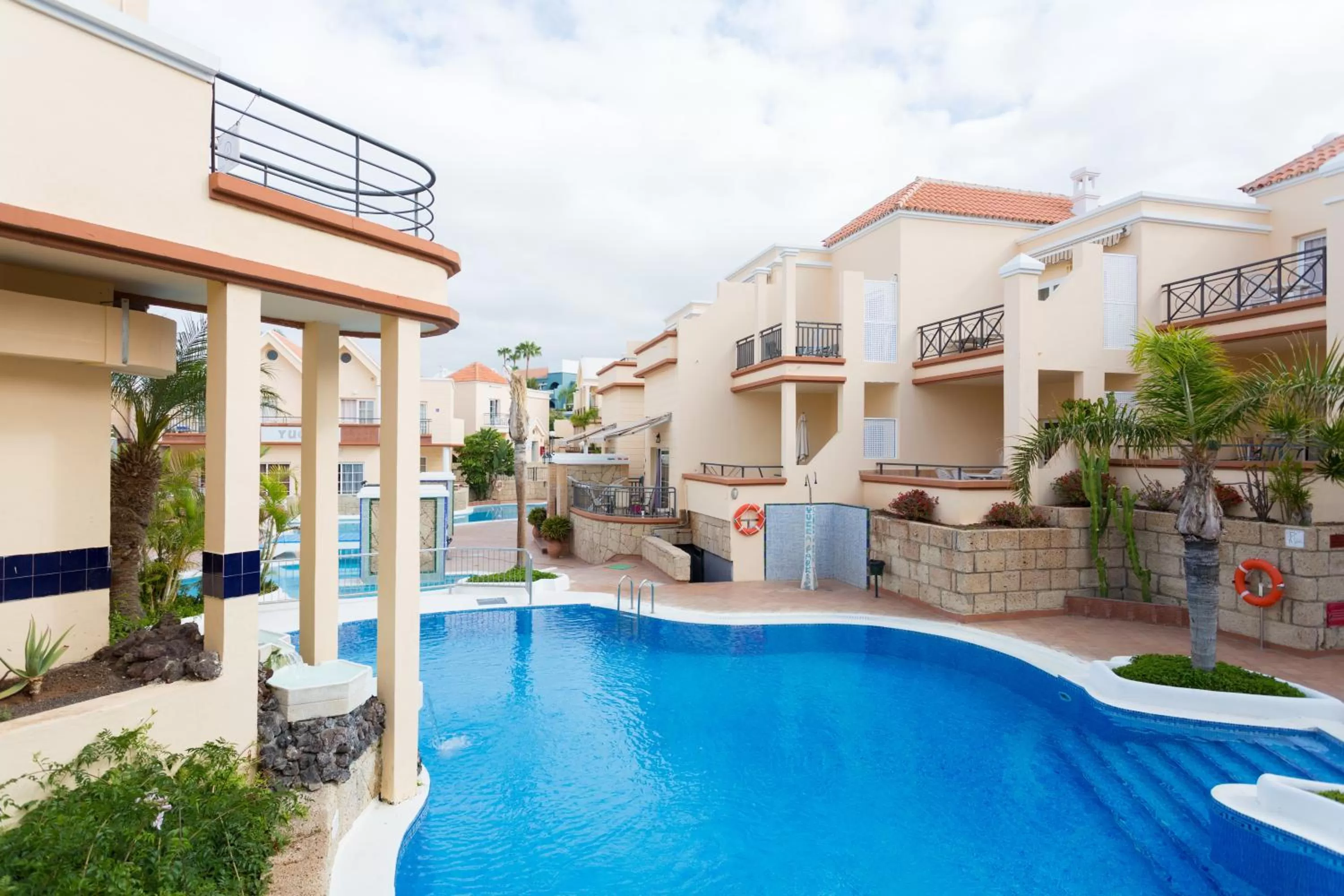 Swimming pool in Yucca Park ApartHotel