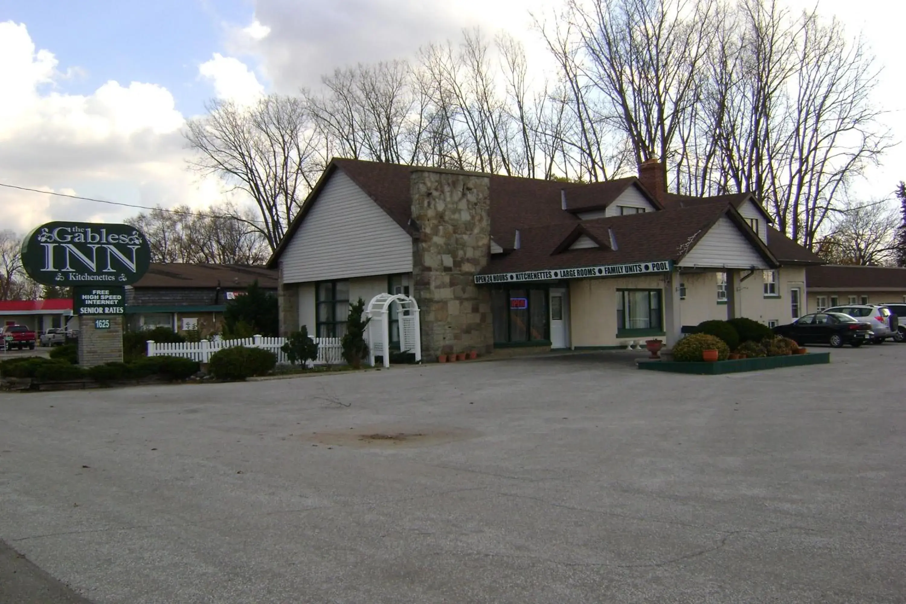 Facade/entrance, Property Building in The Gables Inn