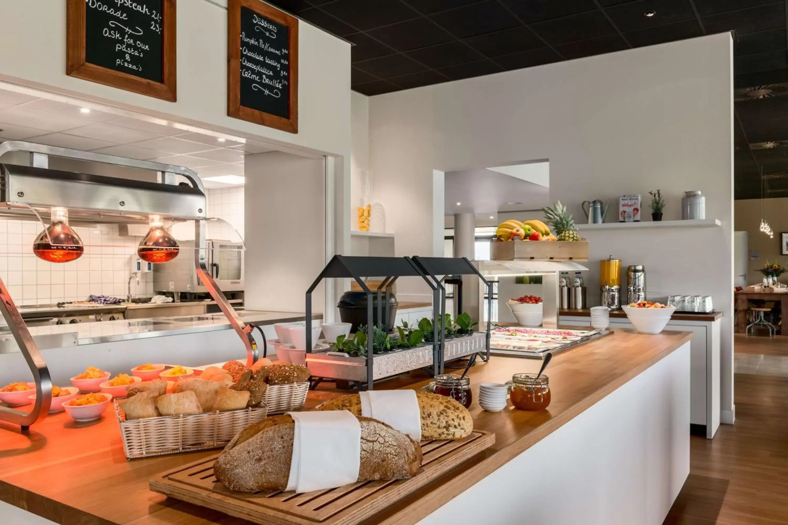 Dining area, Food in Hilton Garden Inn Leiden