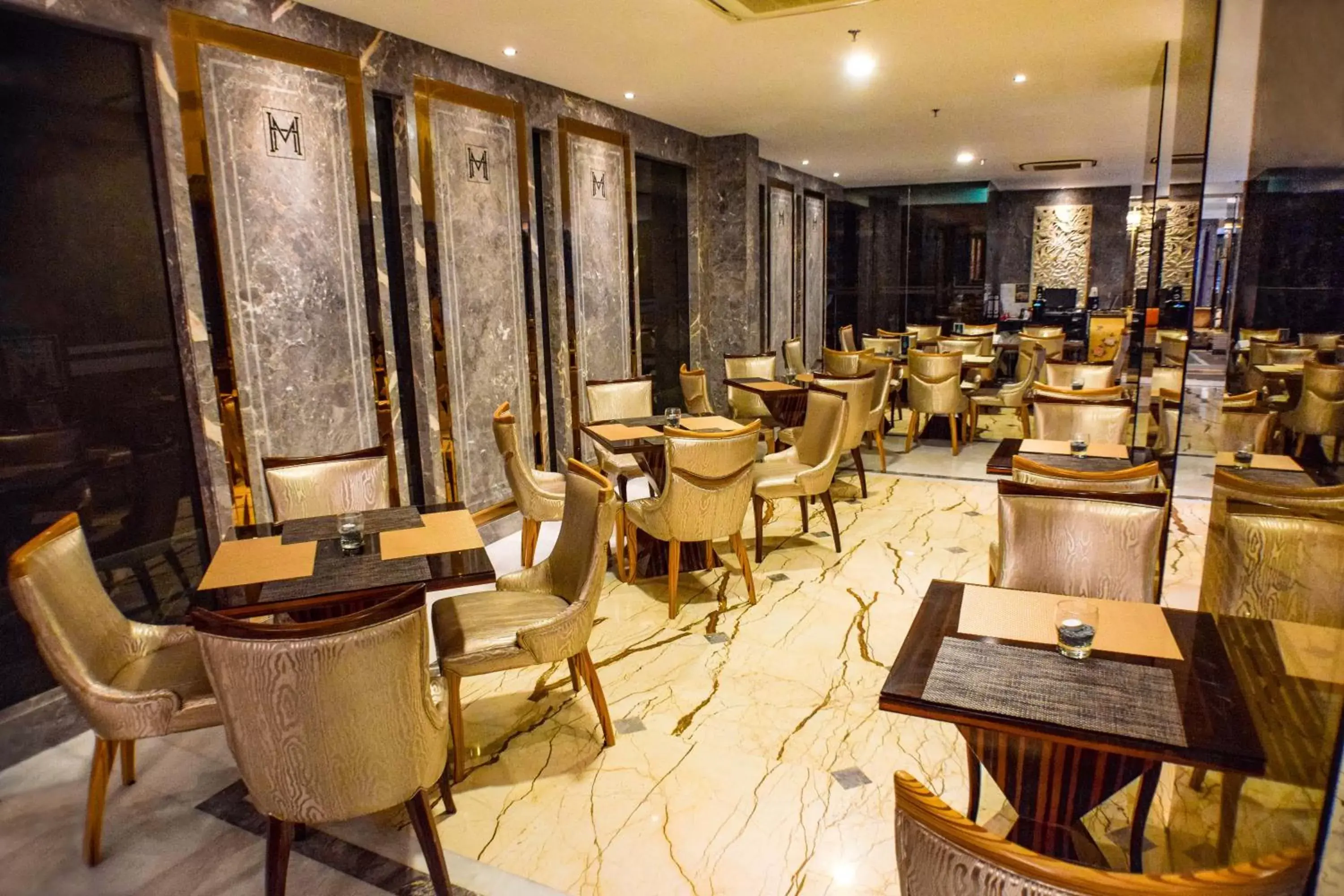 Restaurant/places to eat in Moty Hotel Restaurant/places to eat in Moty Hotel