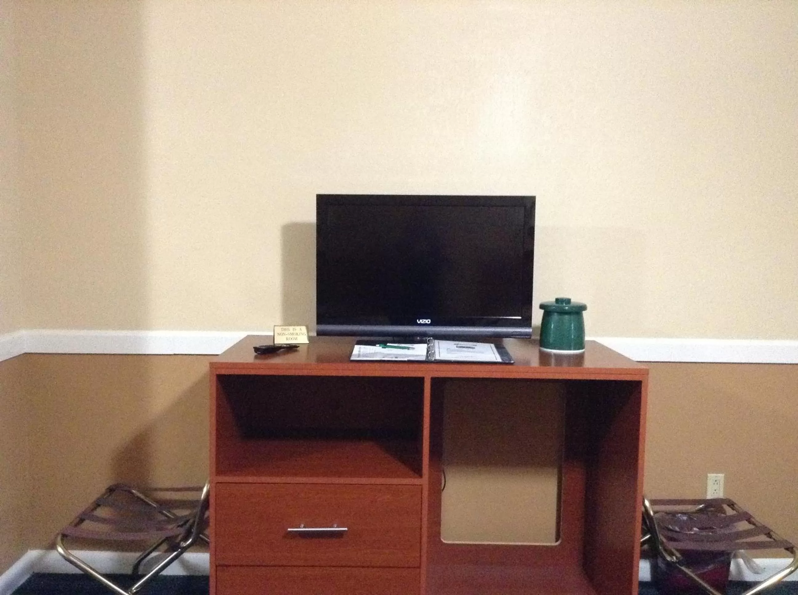 TV and multimedia in Briarcliff Motel