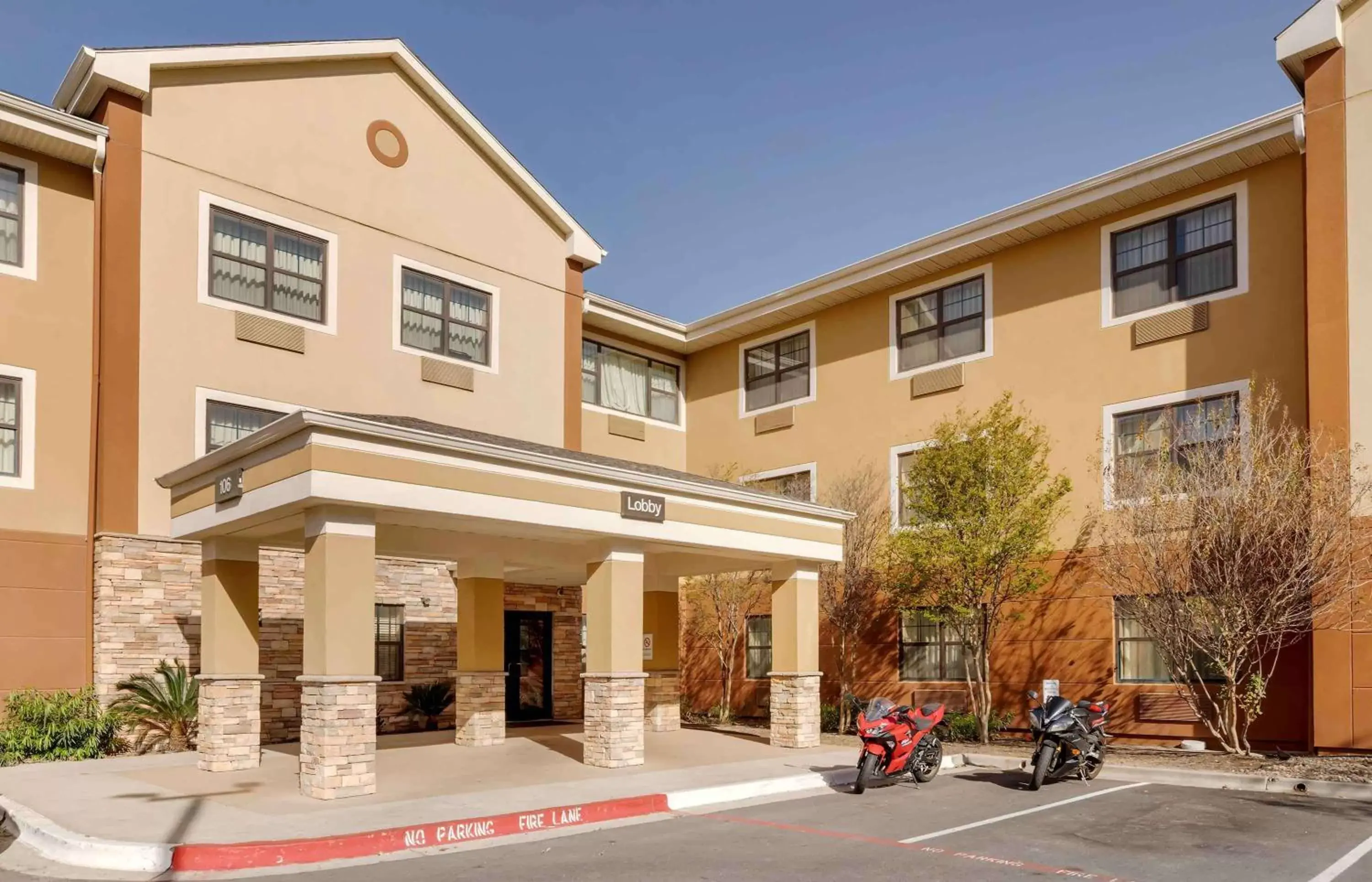 Property Building in Extended Stay America Suites - Laredo - Del Mar