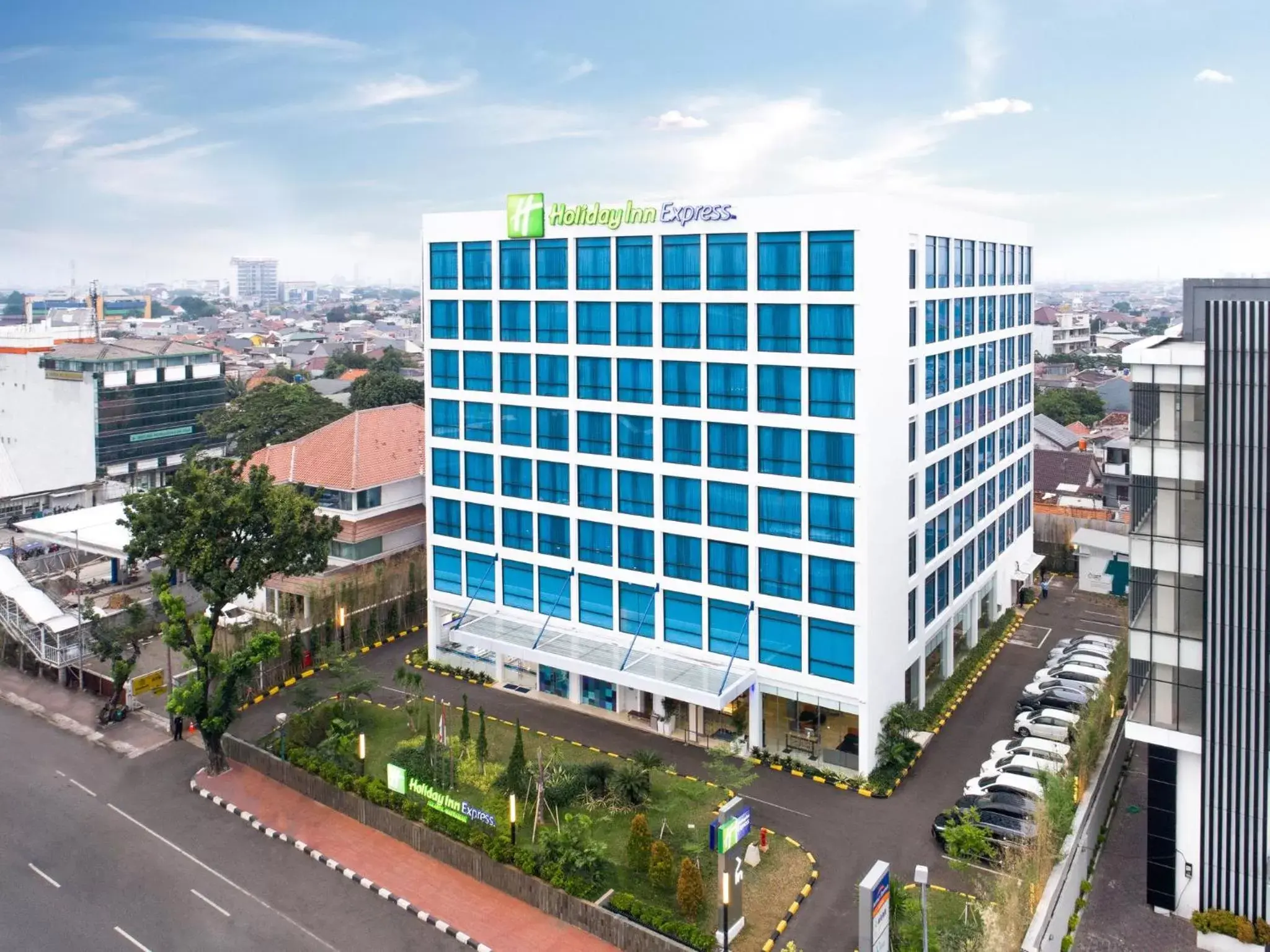 Property building in Holiday Inn Express Jakarta Matraman, an IHG Hotel