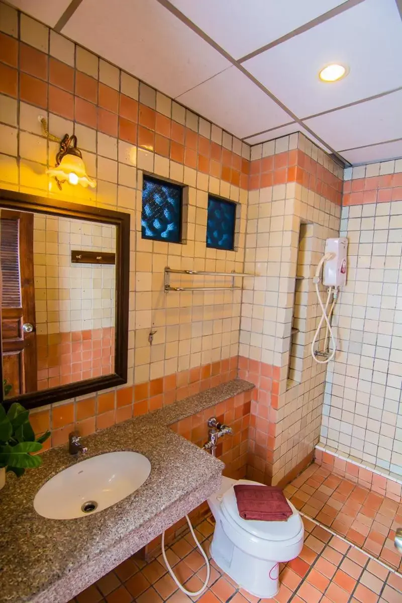 Bathroom in Sutus Court 2