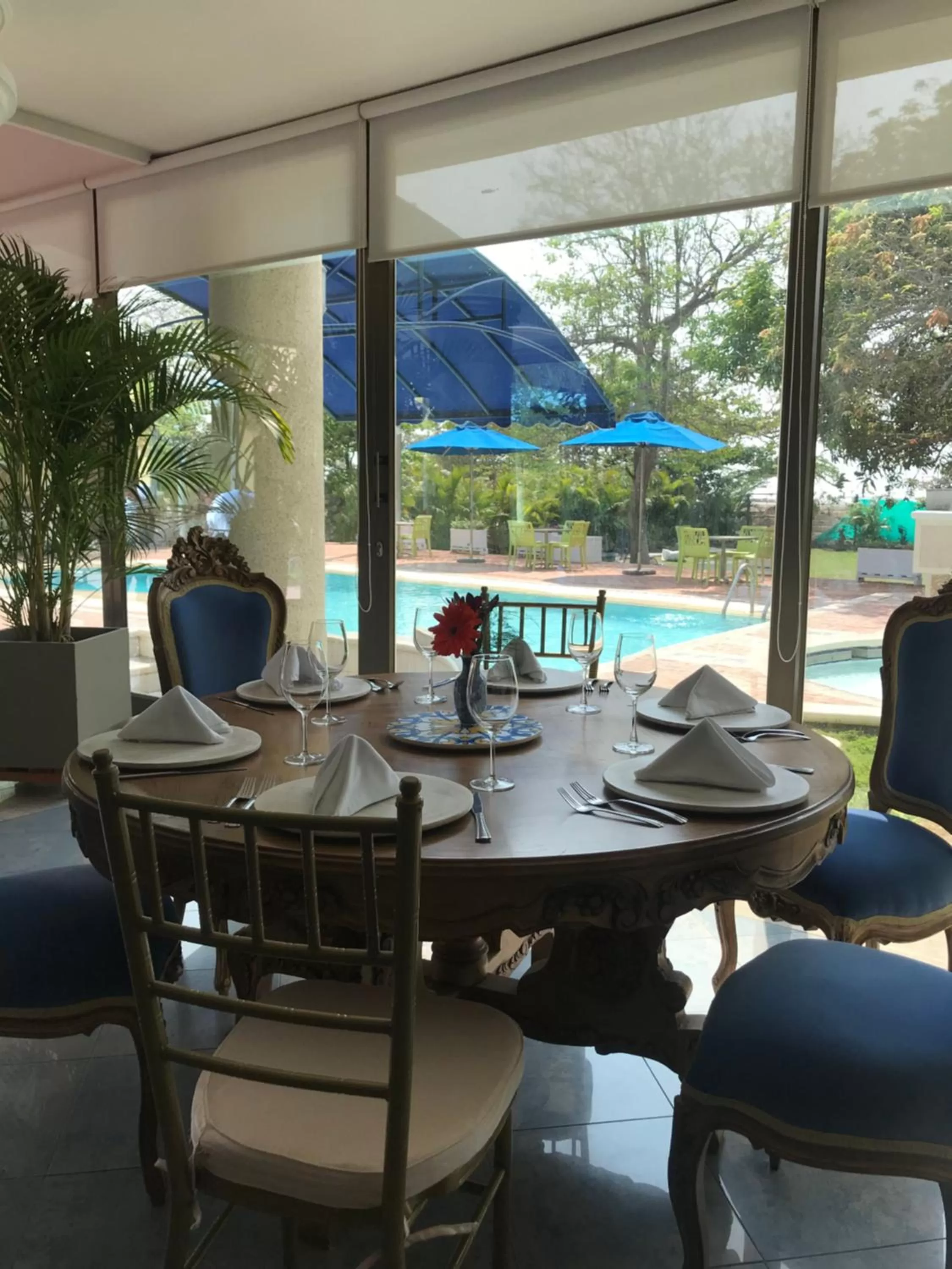 Restaurant/places to eat in Porto Bello Hotel Boutique