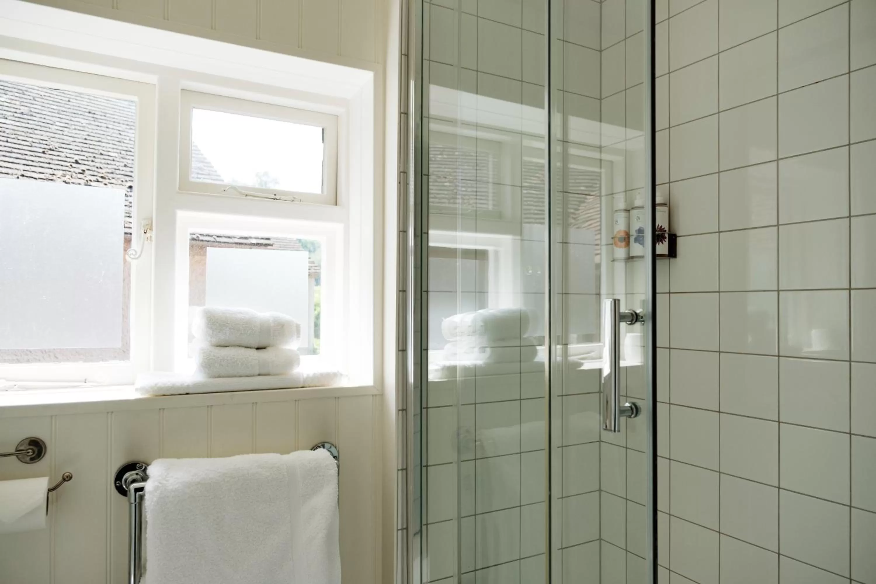 Shower in Bel And The Dragon-Churt