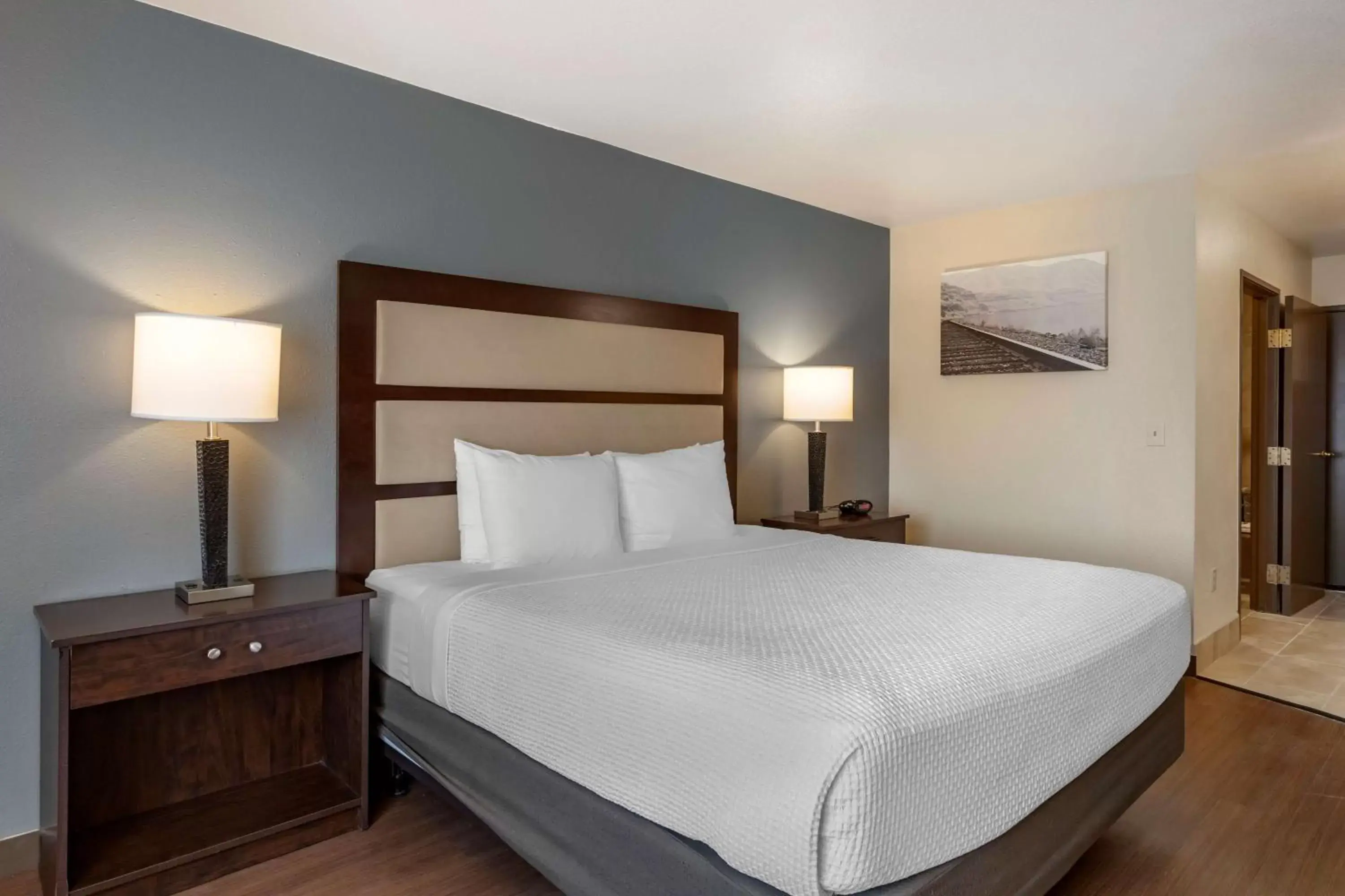 Bedroom, Bed in Best Western Sunridge Inn & Conference Center