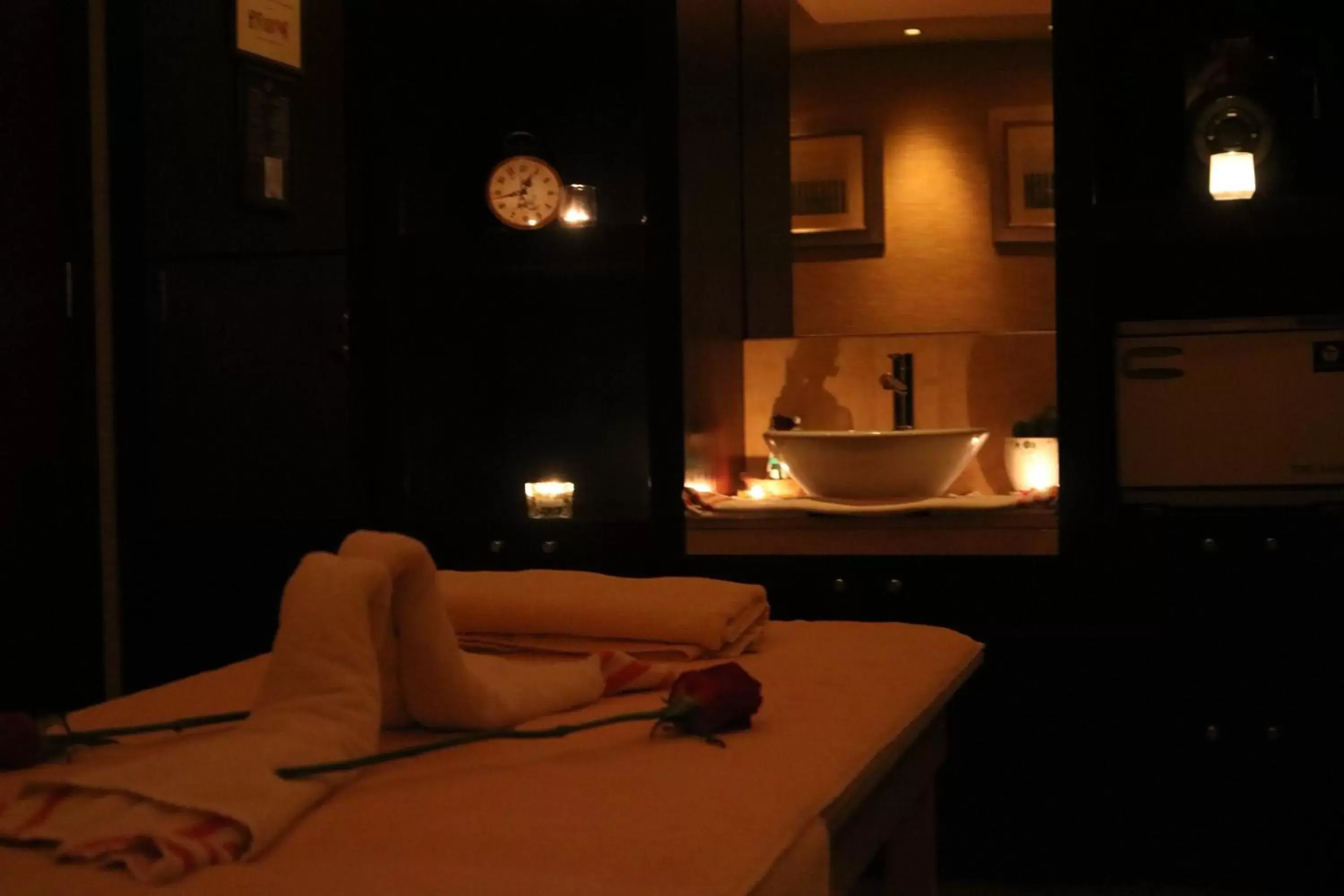 Spa and wellness centre/facilities, Bed in Crowne Plaza Sohar, an IHG Hotel