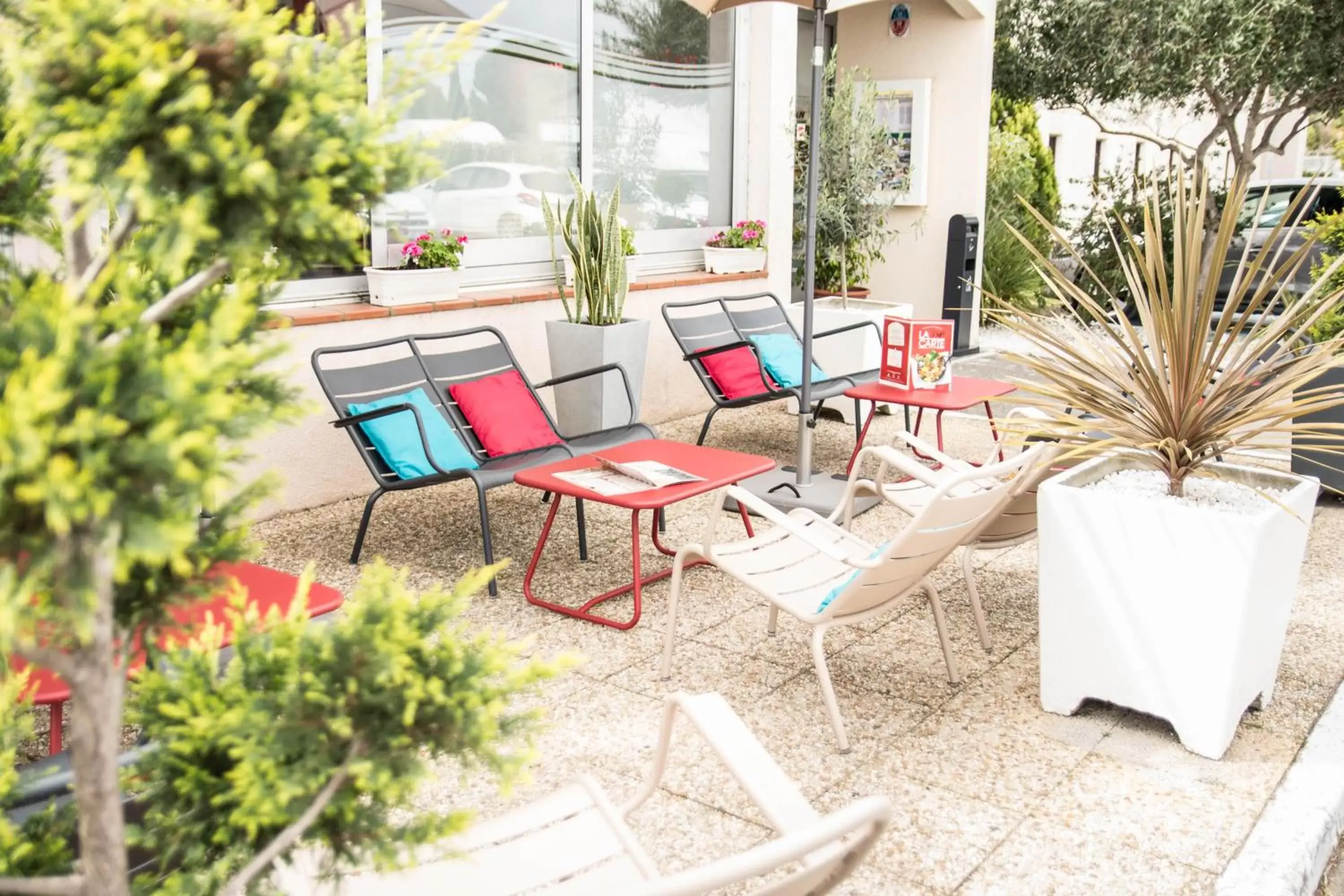 Patio in Hotel ibis Narbonne