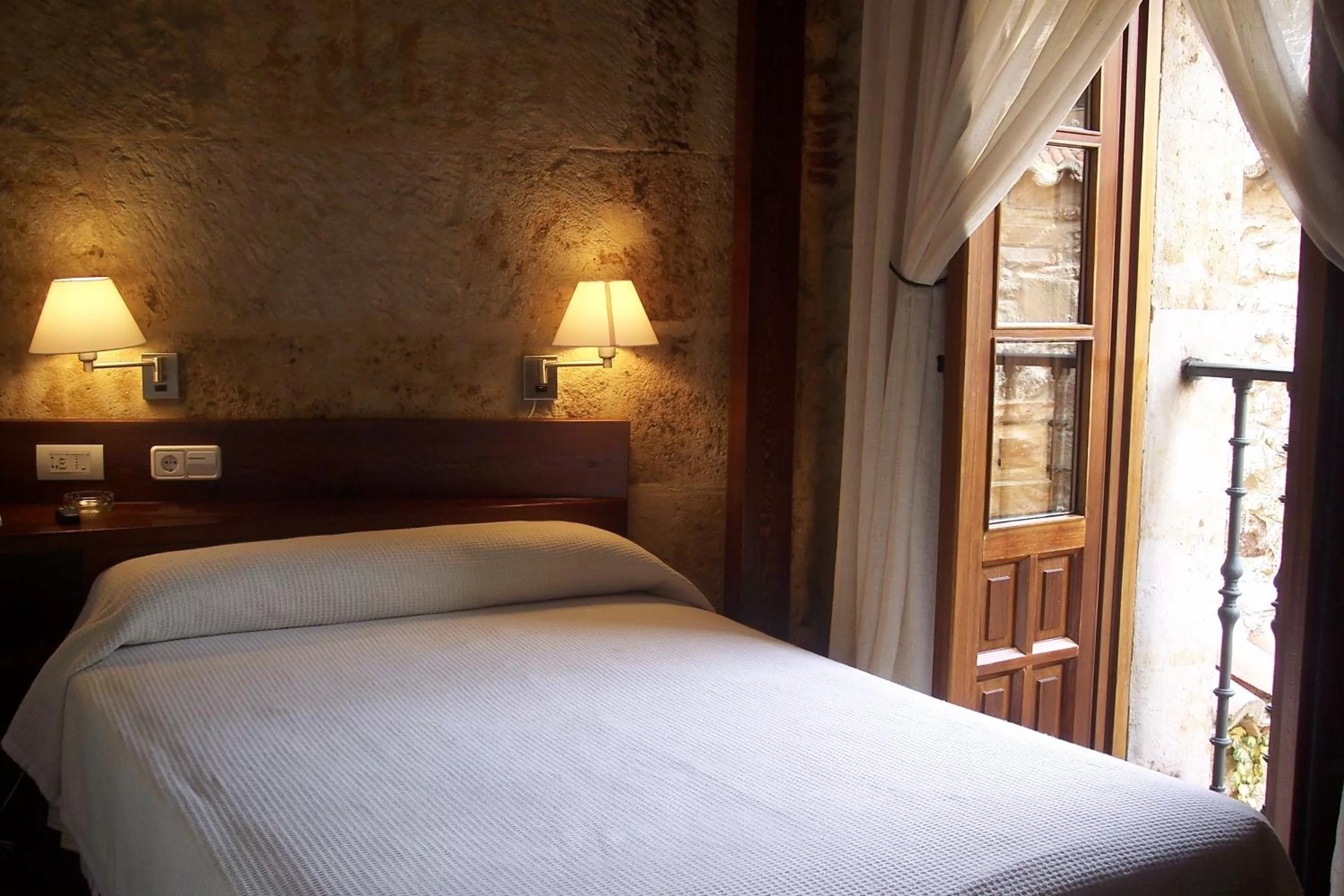 Photo of the whole room, Bed in Hotel Microtel Placentinos