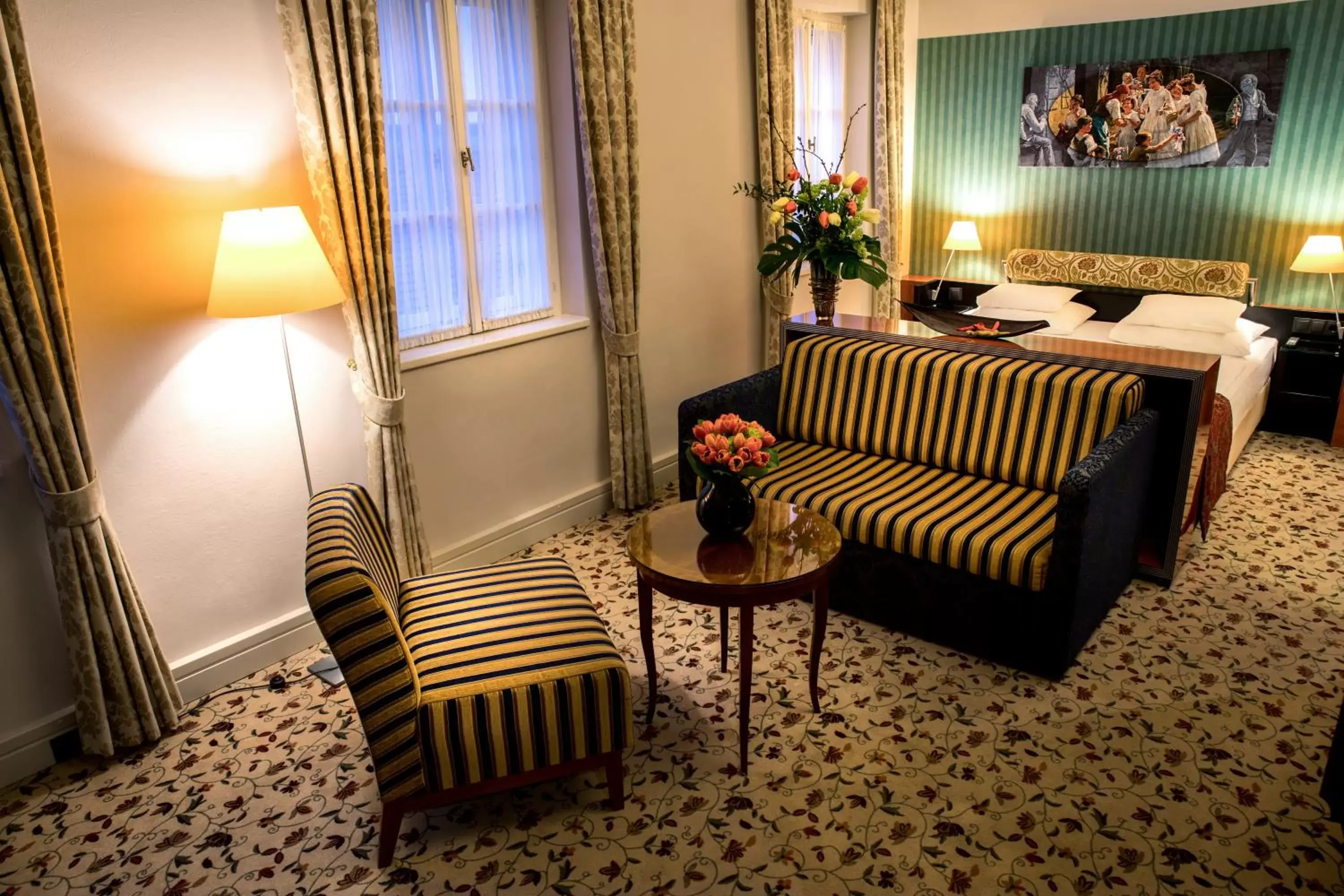 Photo of the whole room, Seating Area in Mercure Grand Hotel Biedermeier Wien