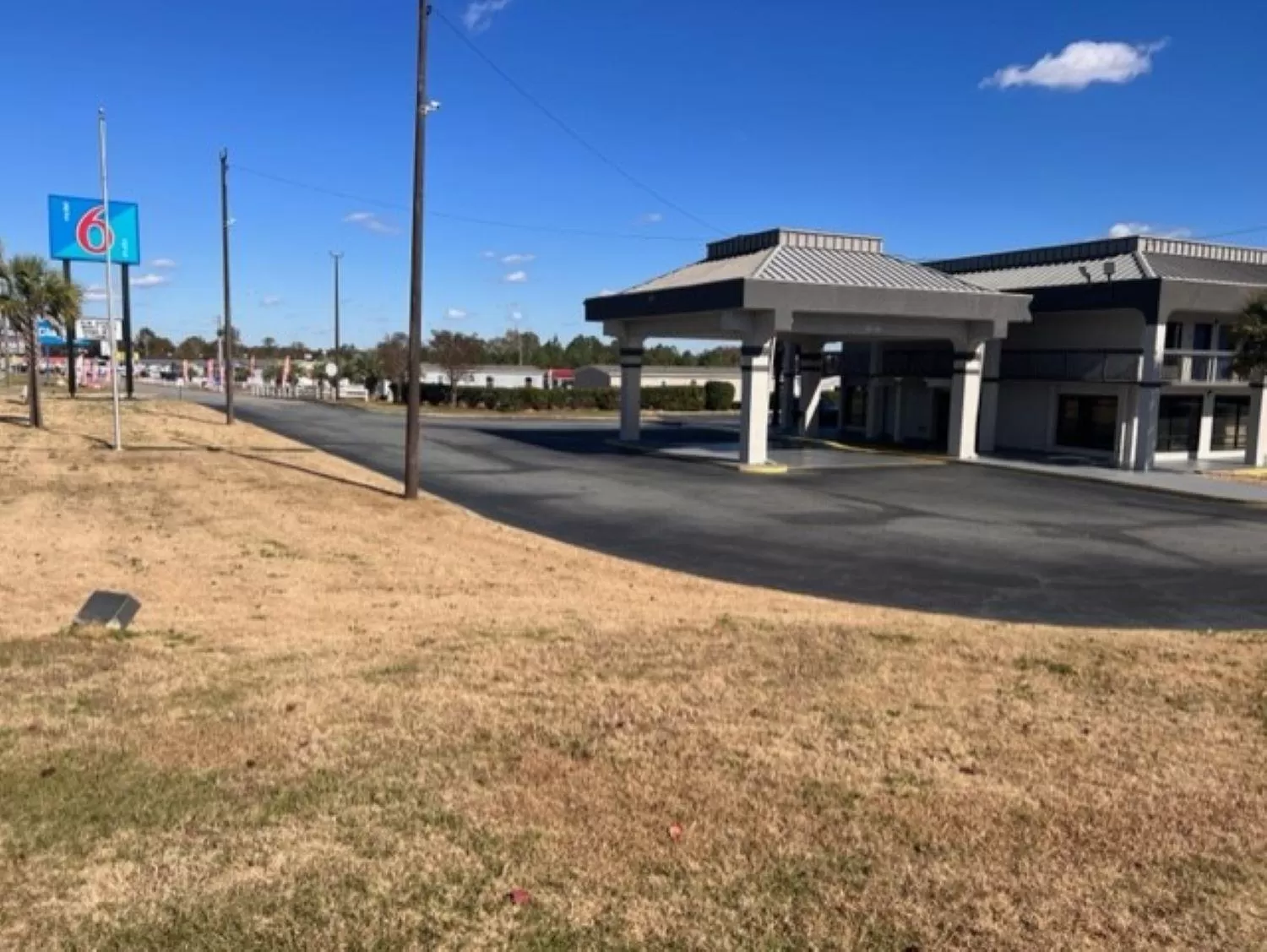 Property building in Dublin Inn and Suites