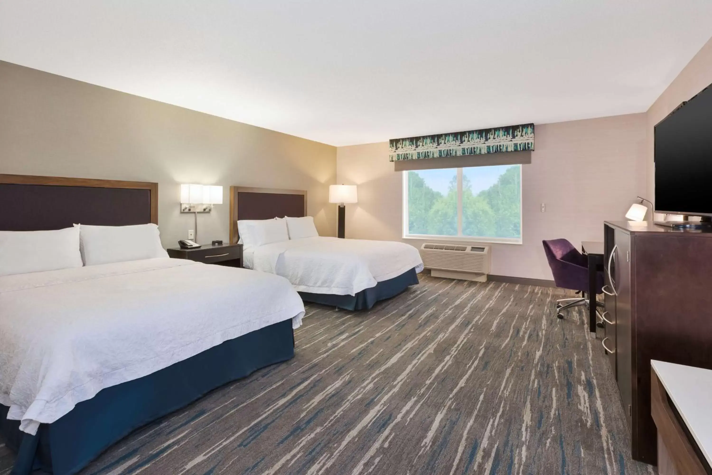 Bedroom, Bed in Hampton Inn and Suites Flint/Grand Blanc