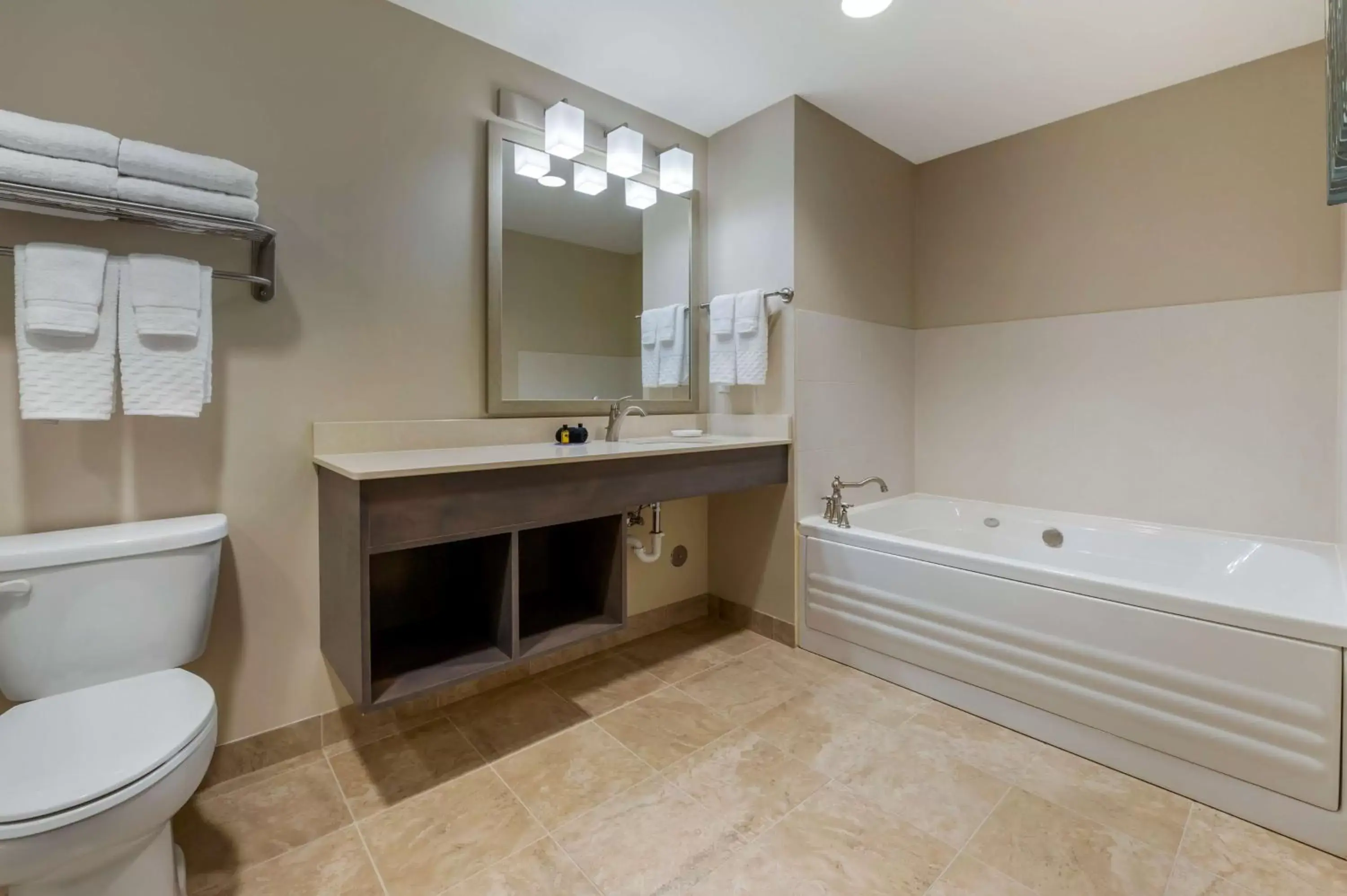 Bathroom in Best Western Plus Centralia Hotel & Suites