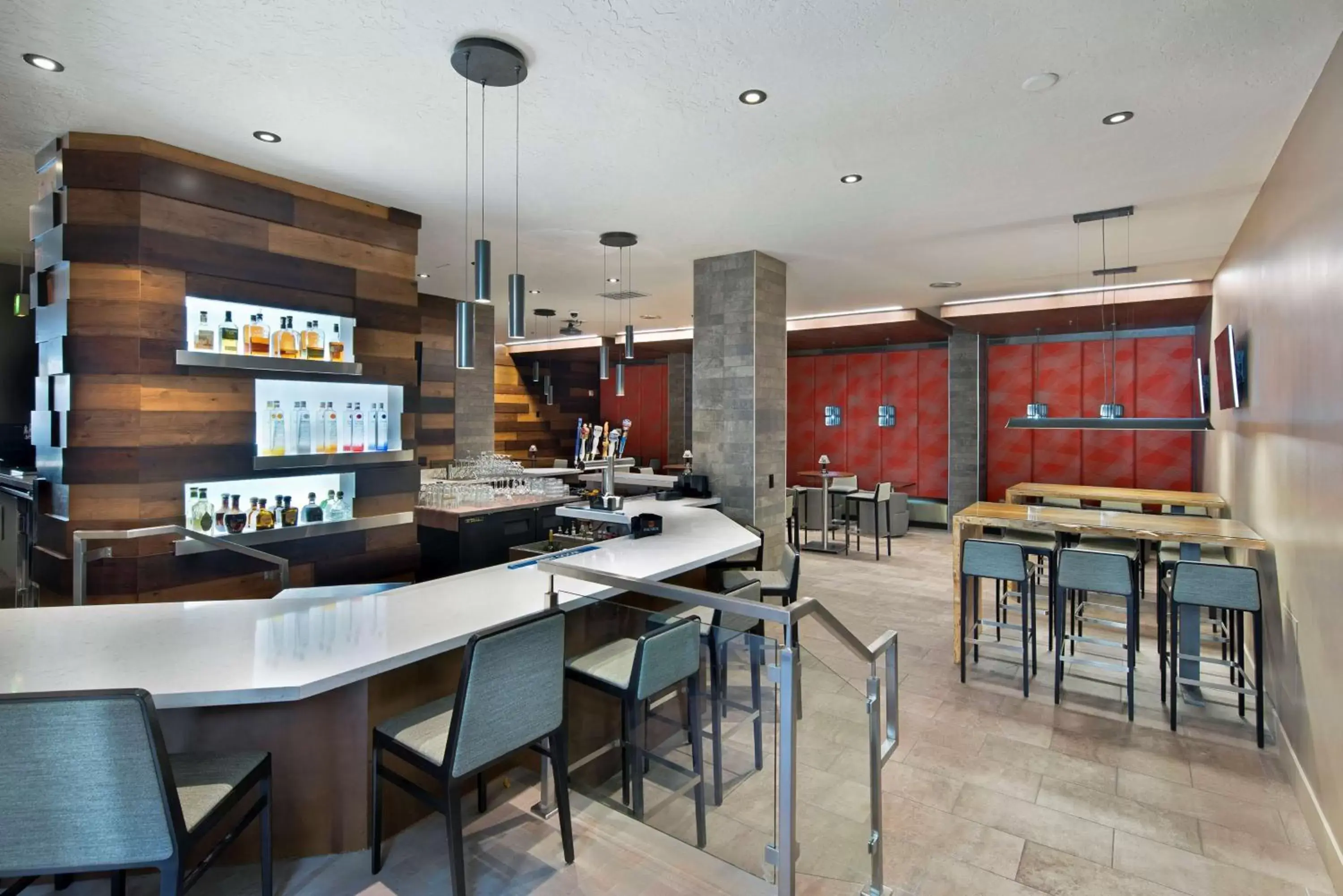 Lounge or bar, Restaurant/Places to Eat in Embassy Suites by Hilton Los Angeles Downey