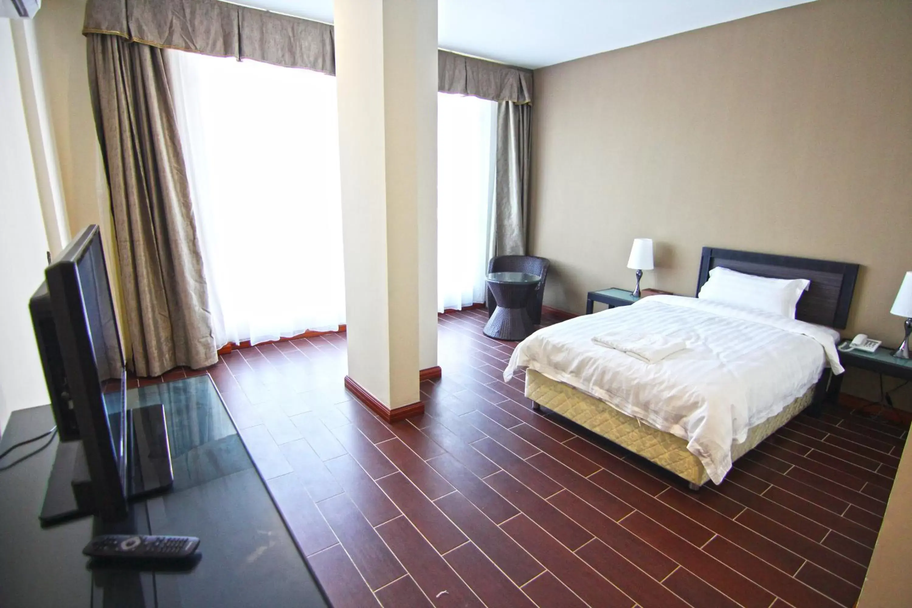 Bed in Putatan Platinum Hotel