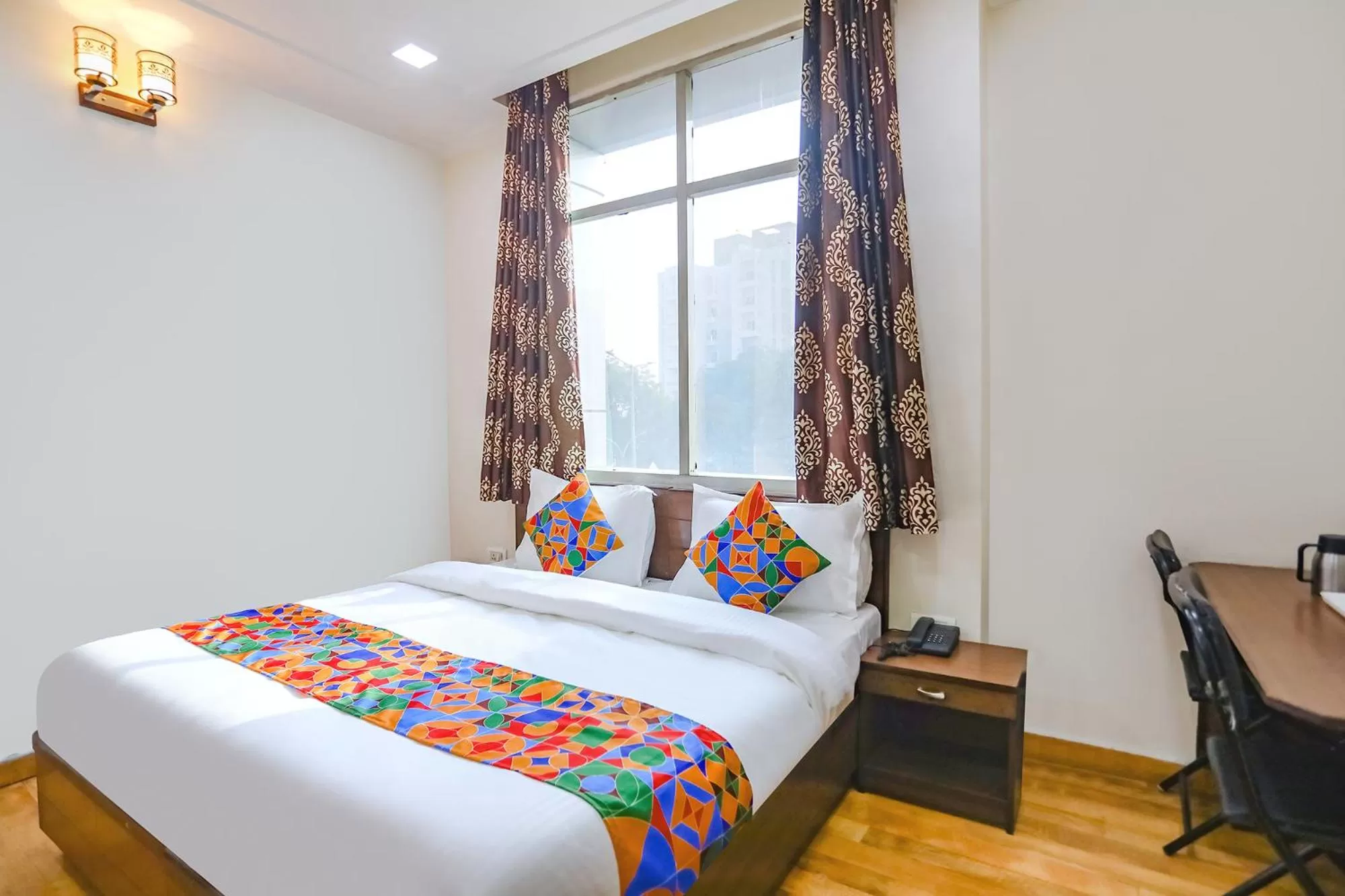 Bed in FabHotel Hexa Ghaziabad
