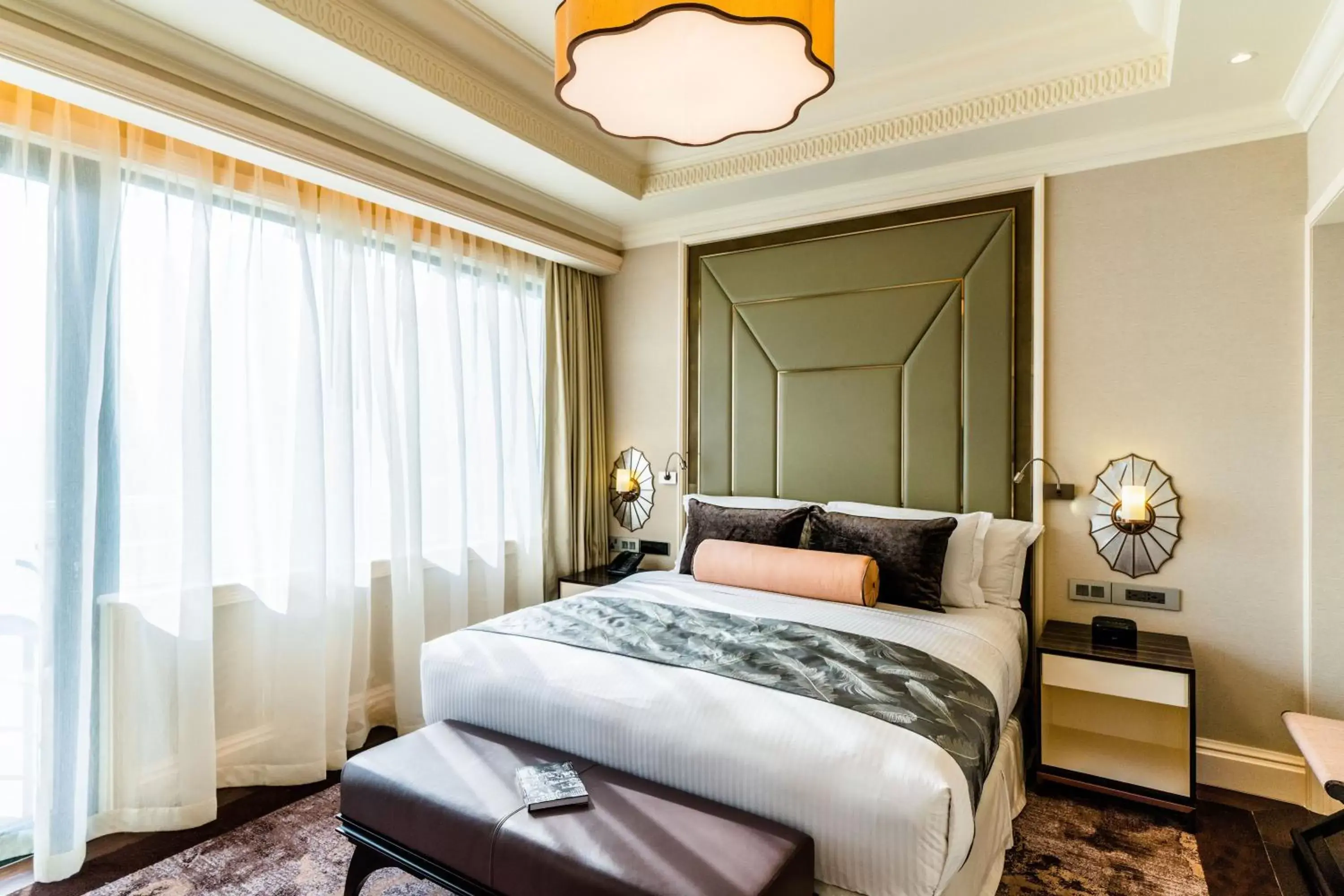 Bedroom, Bed in Caravelle Saigon