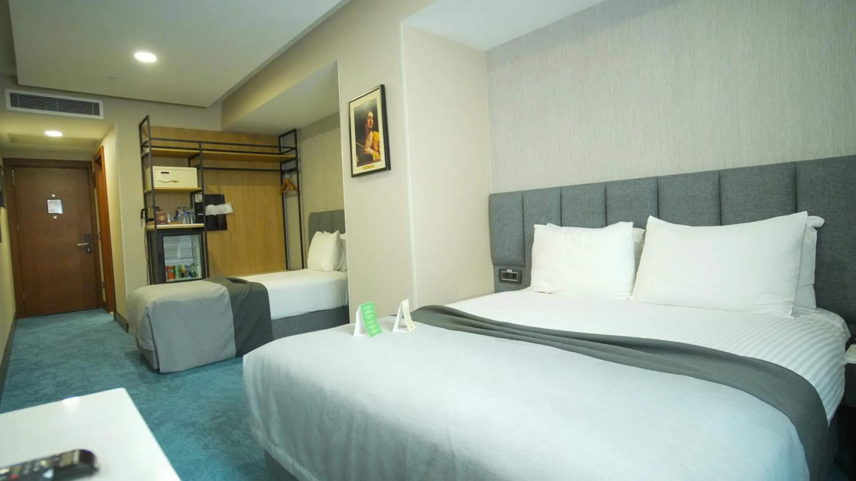 Bed in Dosso Dossi Hotels Old City