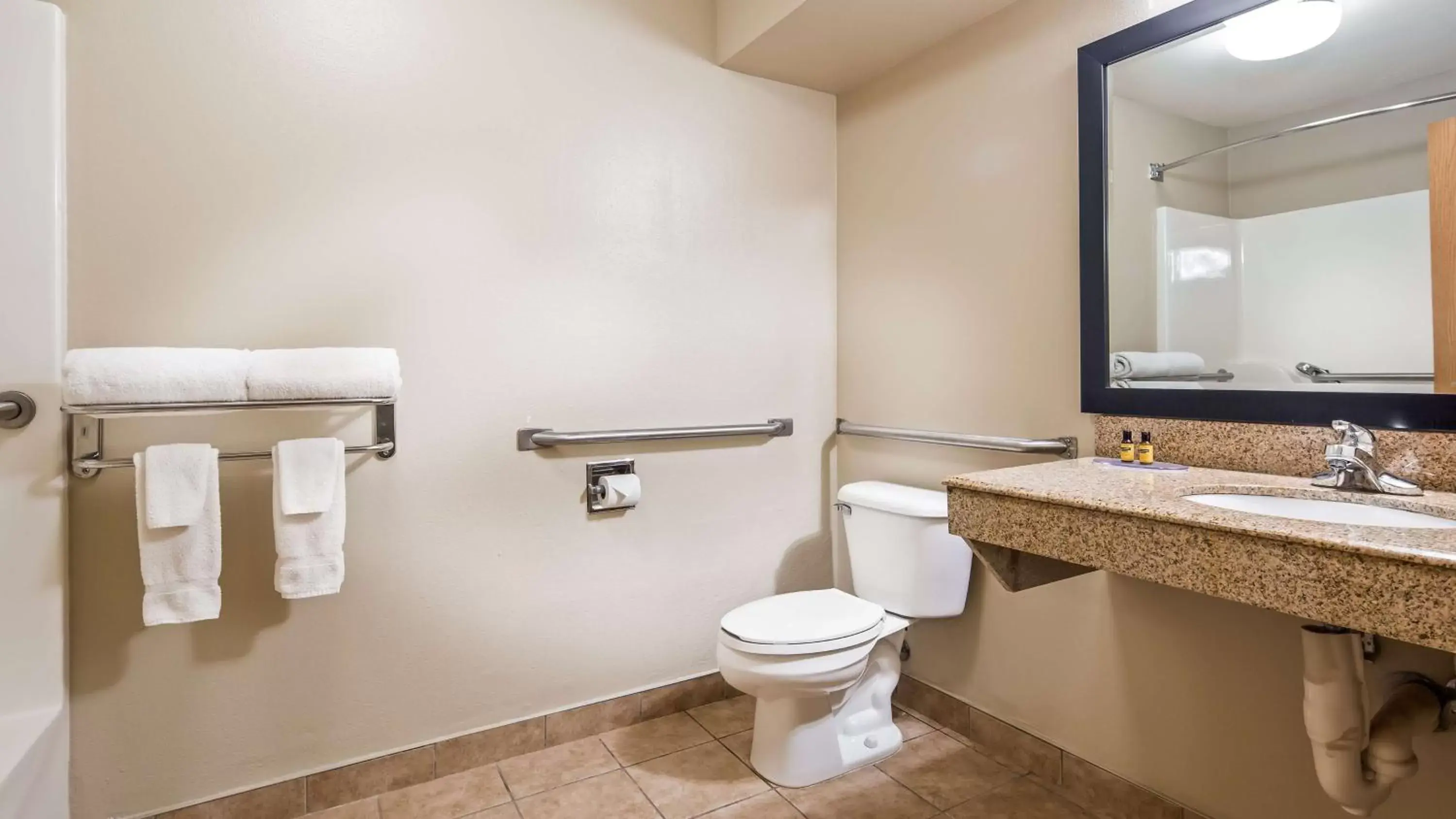 Bathroom in Best Western Plus Lonoke Hotel