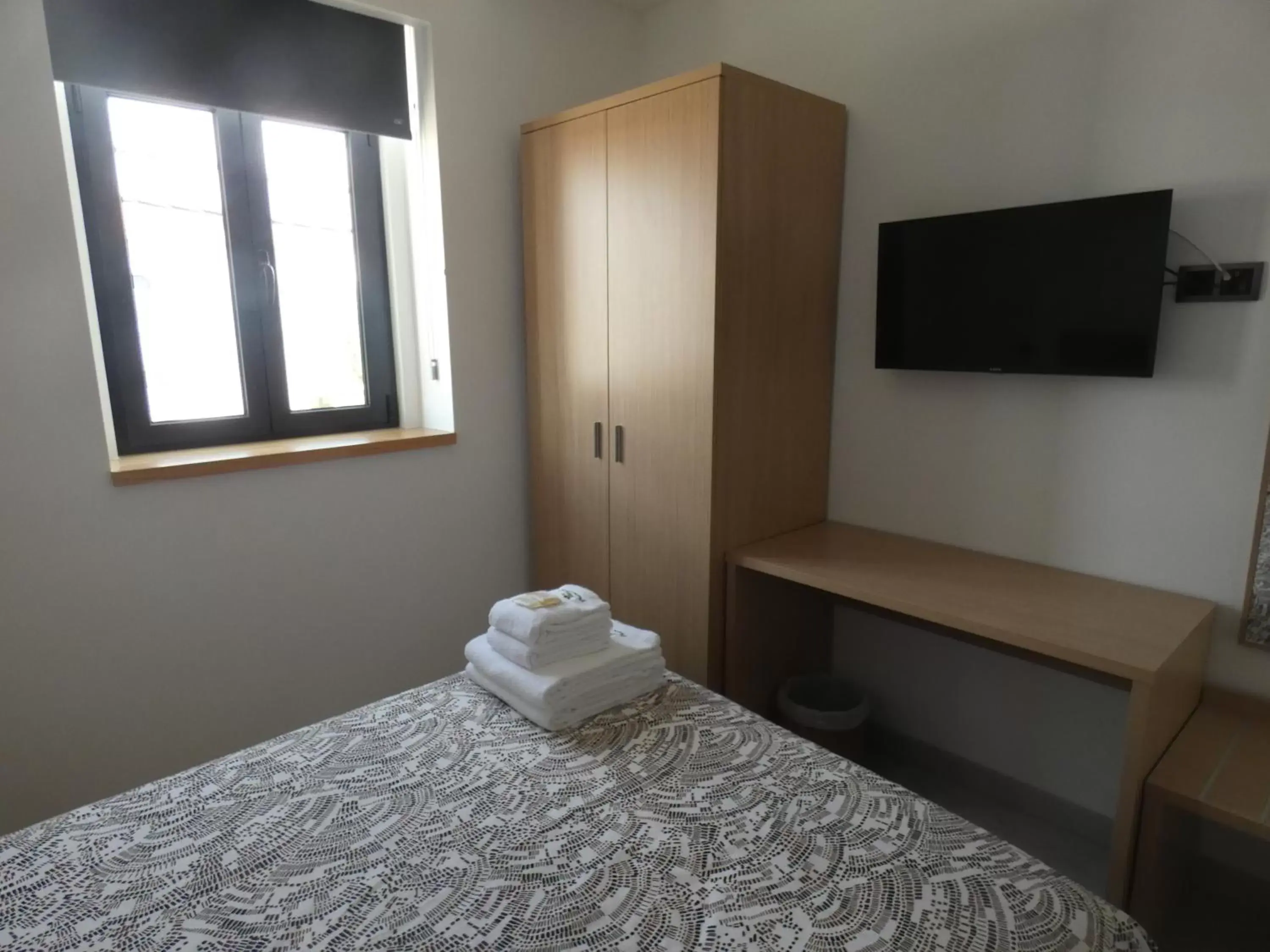 Bedroom, TV/Entertainment Center in Pinhal Litoral