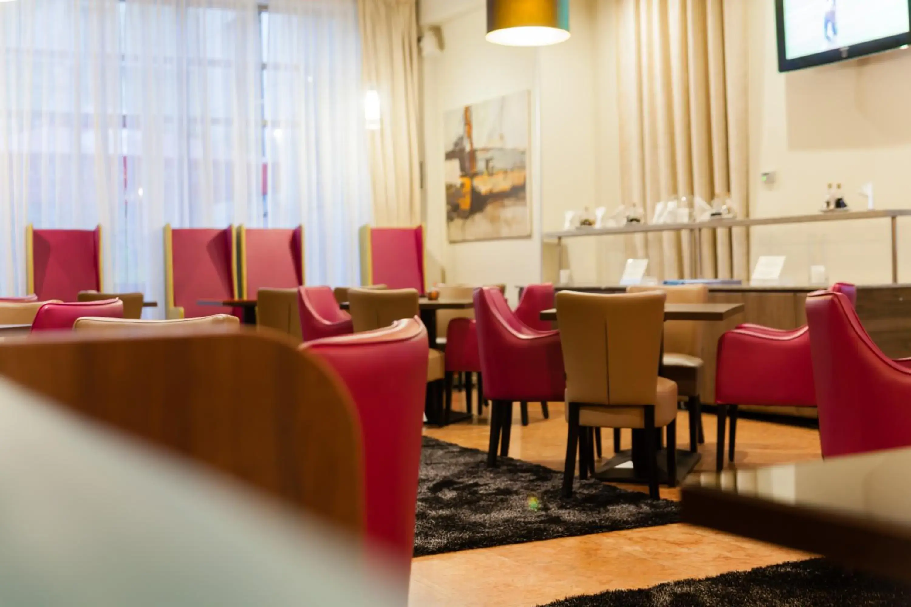 Restaurant/Places to Eat in Ramada Hotel Cluj