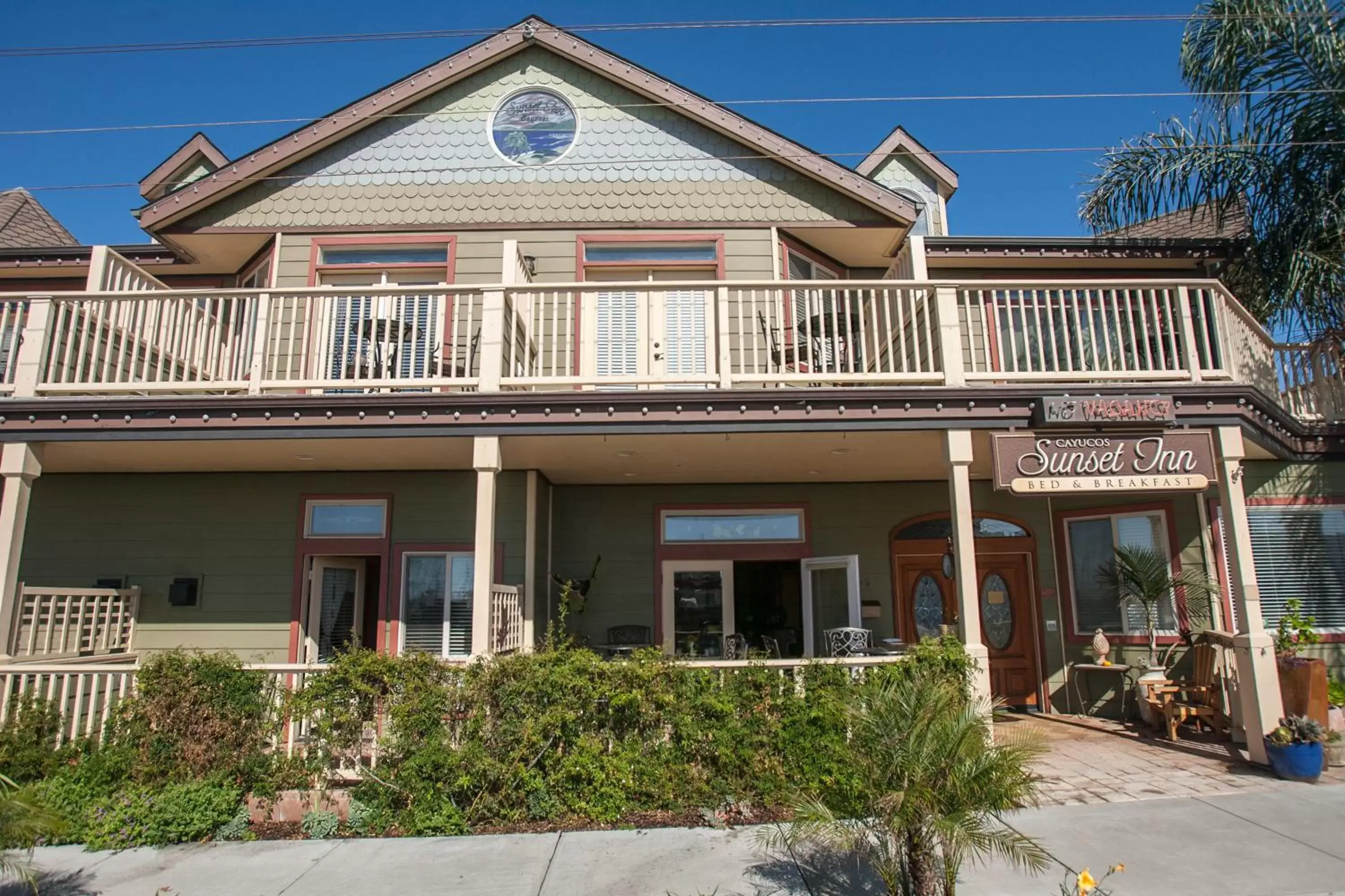 Property Building in Cayucos Sunset Inn