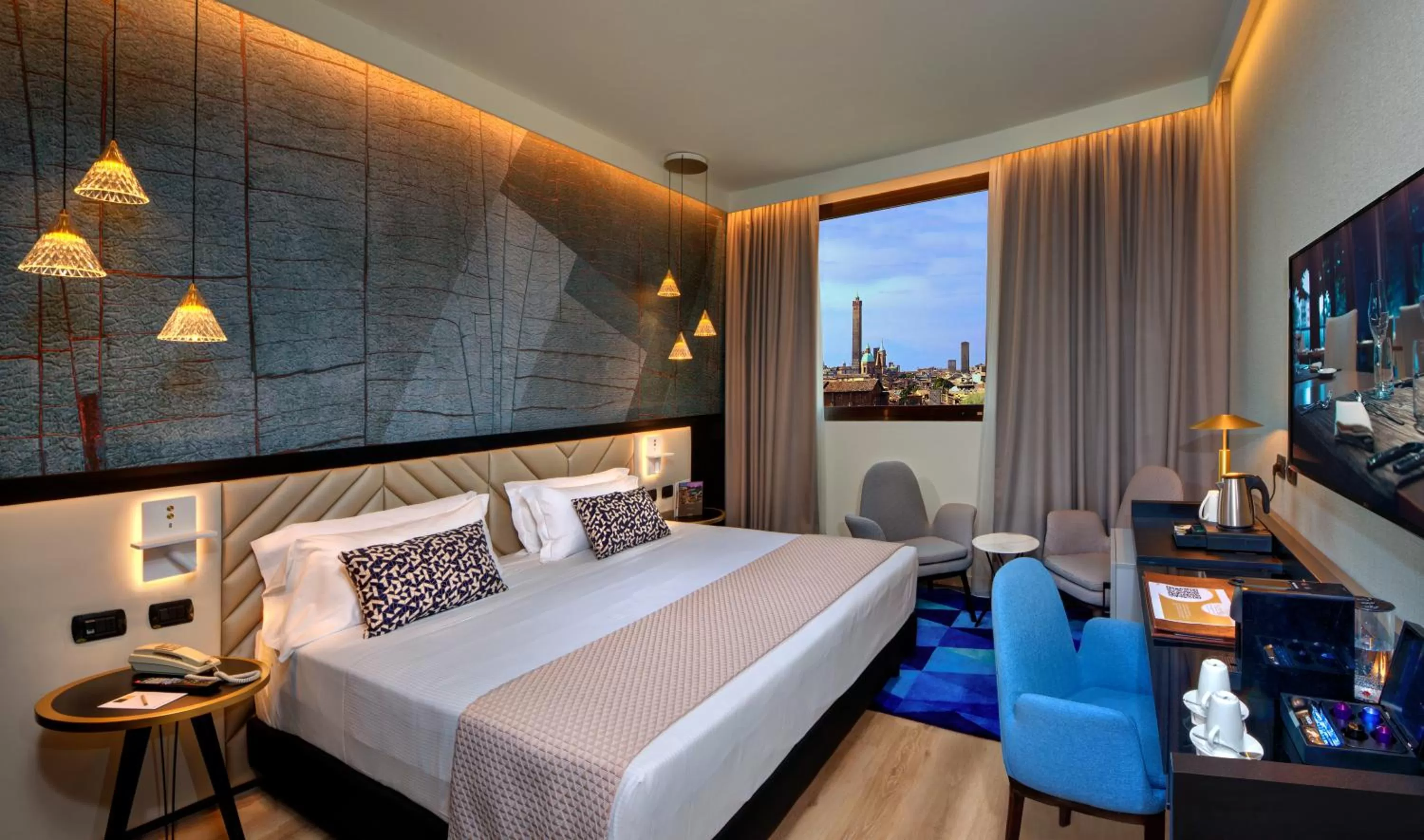 Shower, Bed in Savhotel Aemilia Bologna