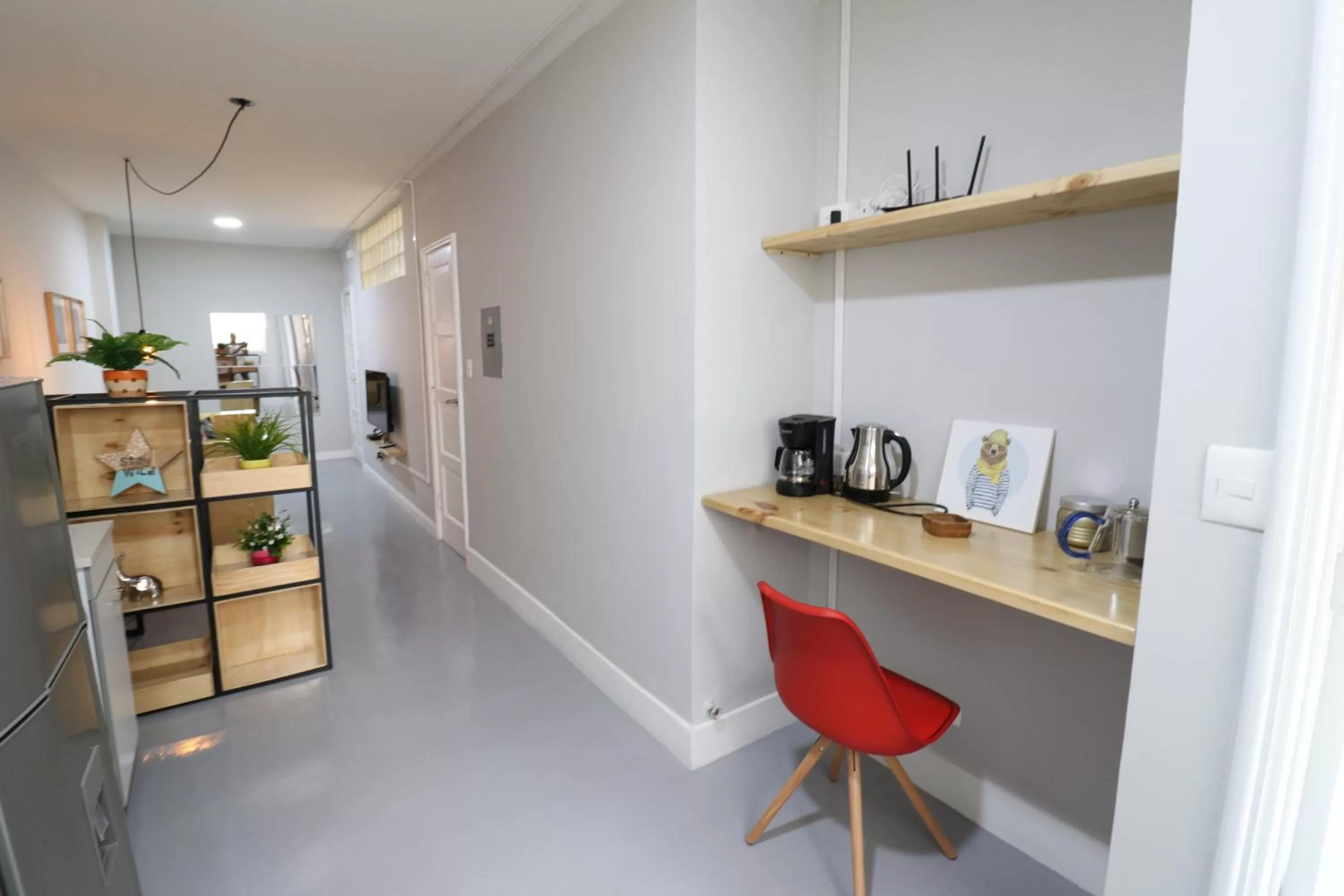 Coffee/tea facilities in 554 Apartments