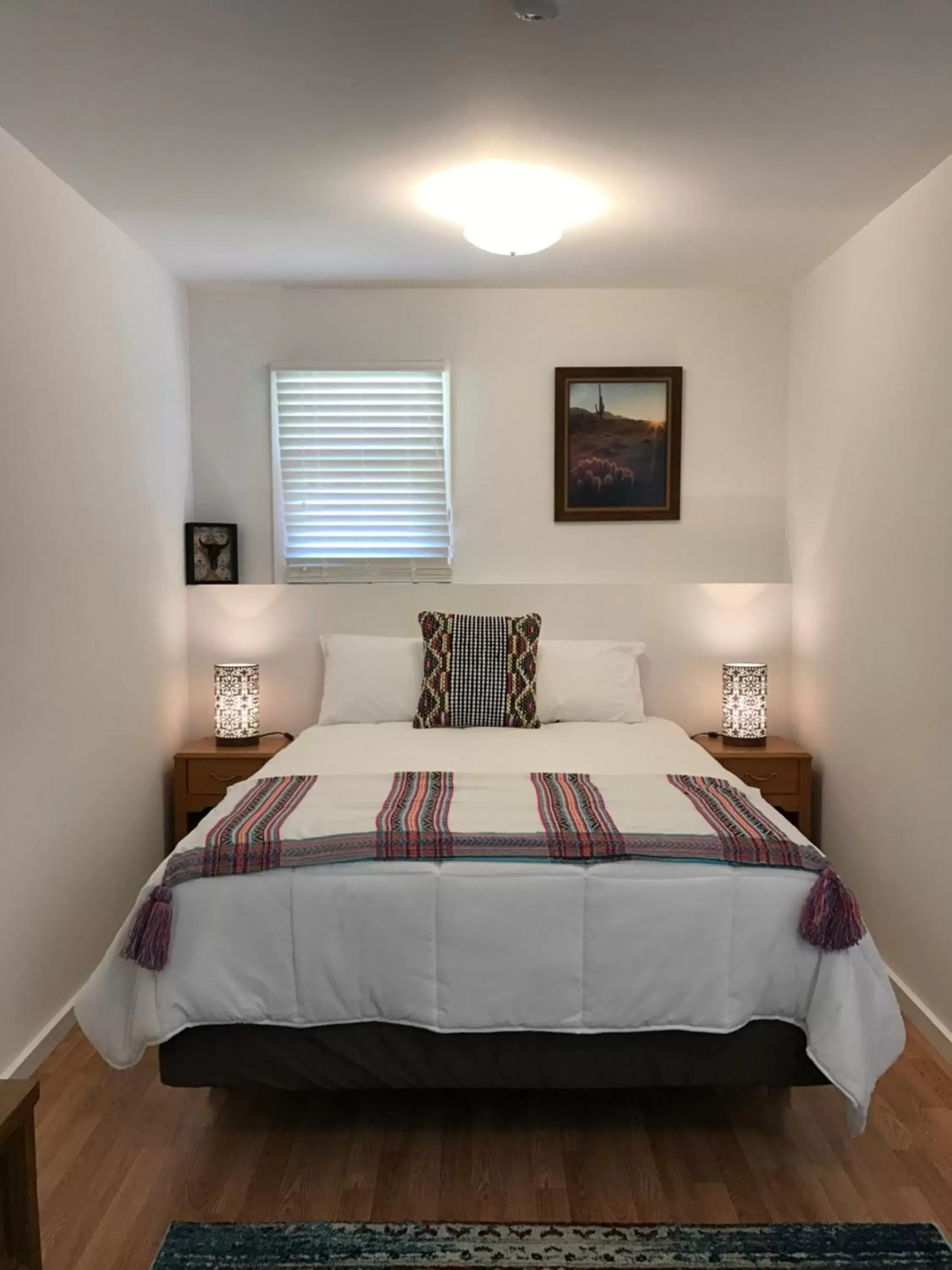 Bed in Dame Fortune's Cottage Court