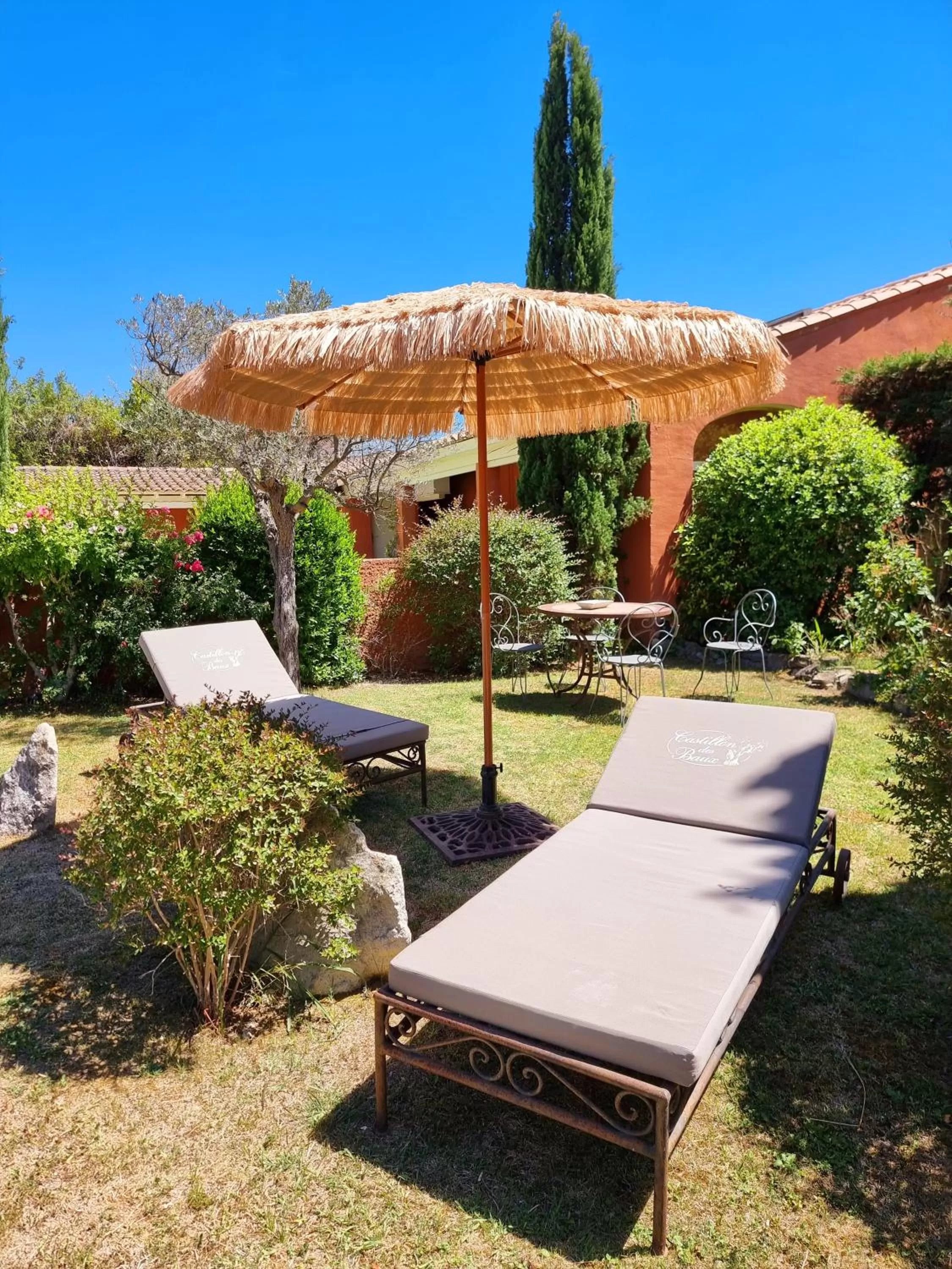 Garden in Castillon Des Baux