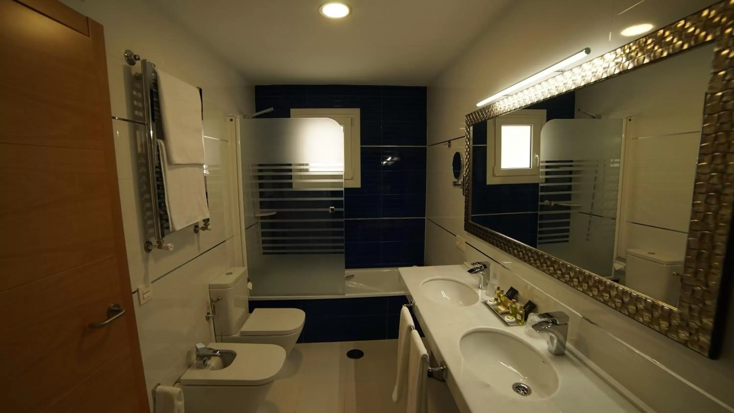 Bathroom in Hotel Infante Antequera