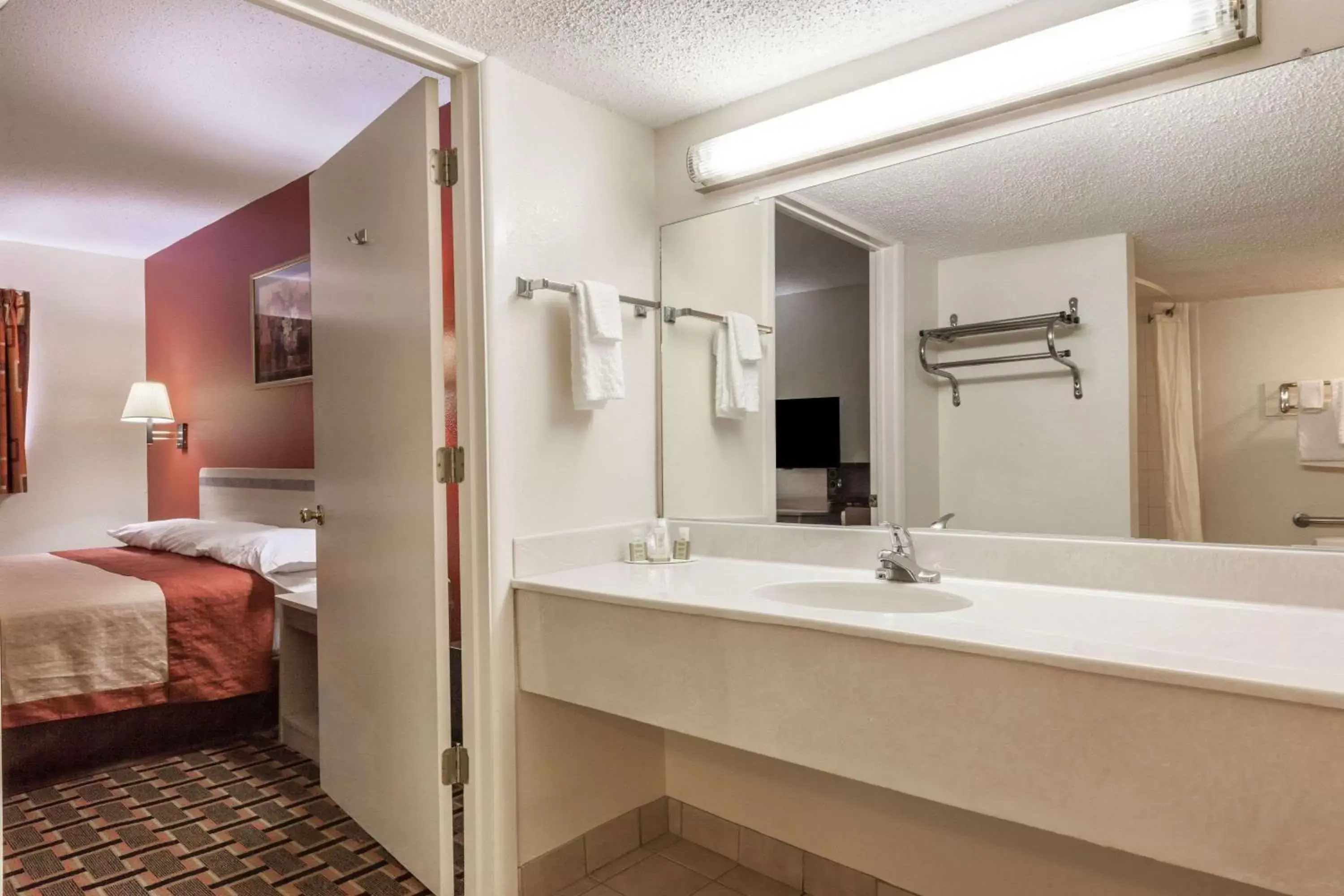 Bathroom in Super 8 by Wyndham Athens TX