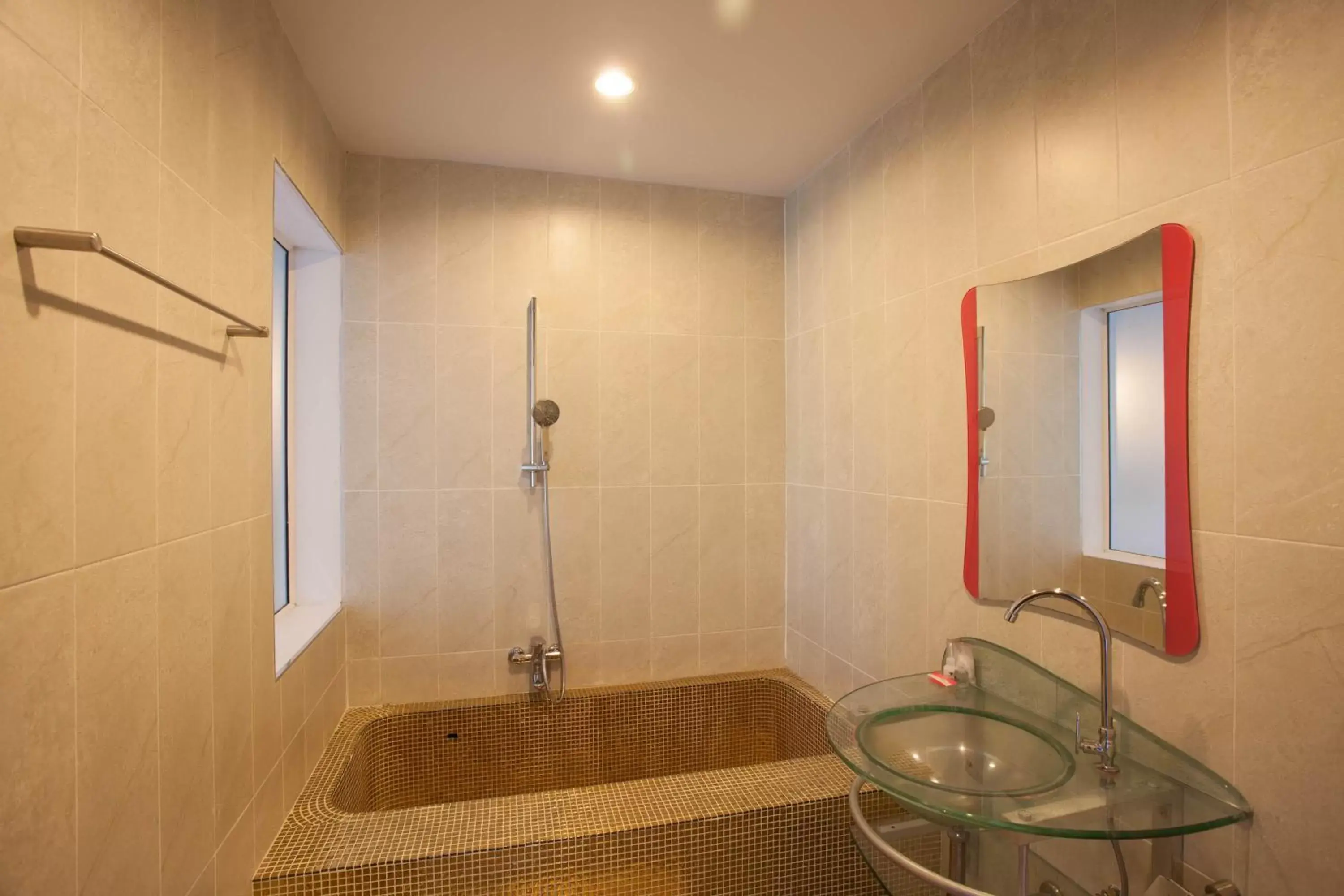 Shower, Bathroom in Arawan Krabi Beach Resort