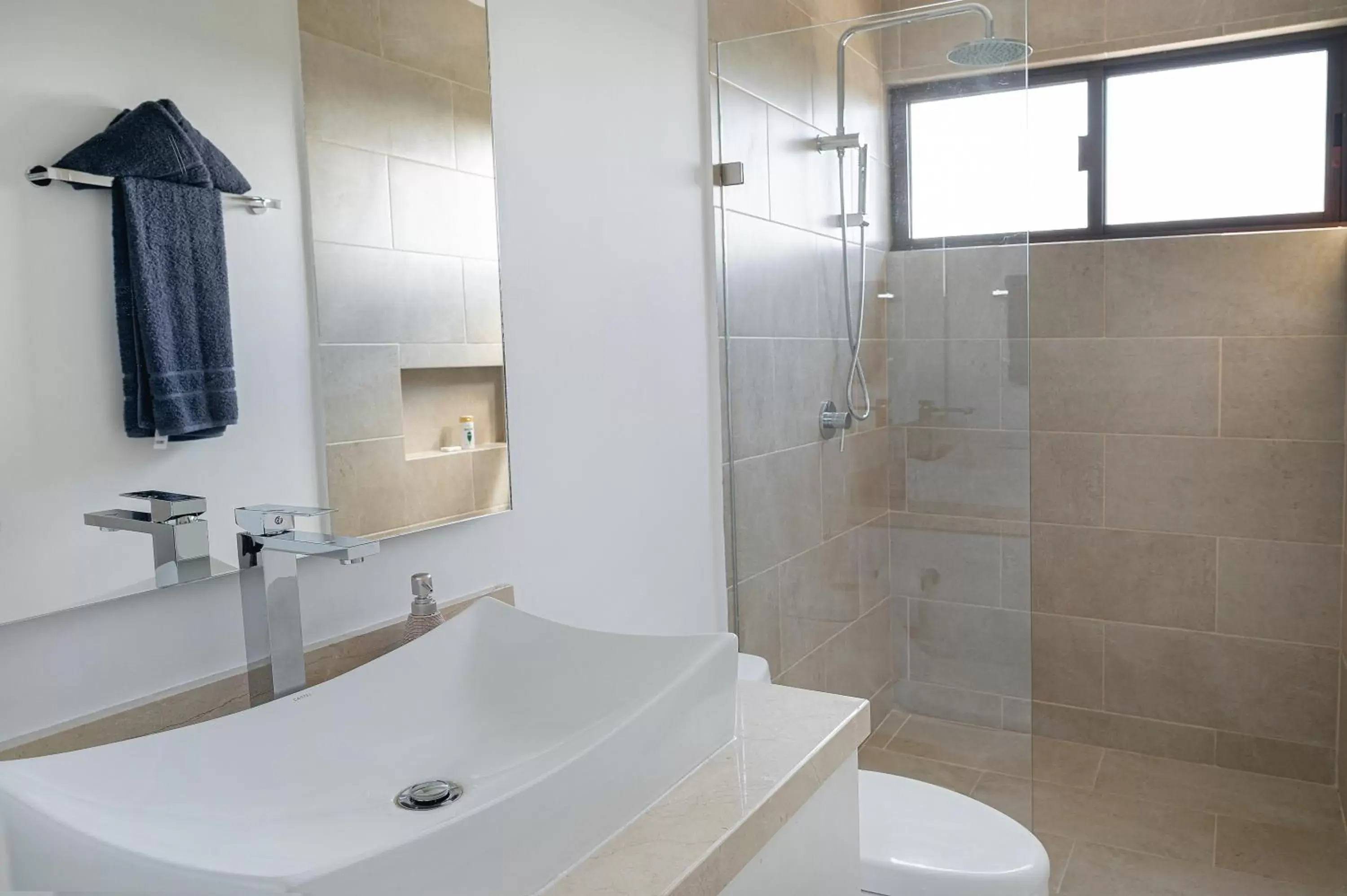 Shower, Bathroom in Apartment and Penthouse Blue Luxury Kukulkan Tulum