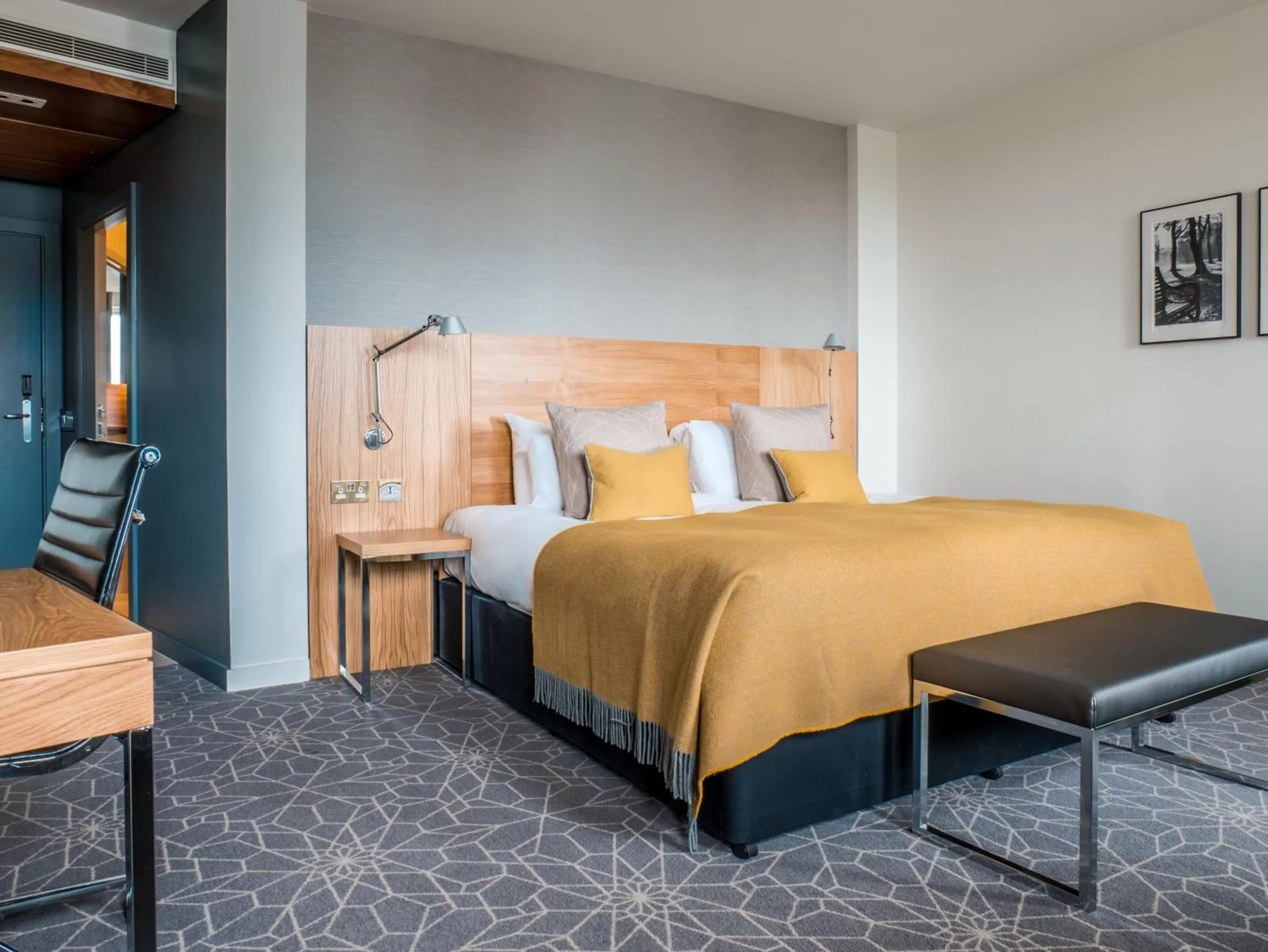 Bed in Apex Waterloo Place Hotel