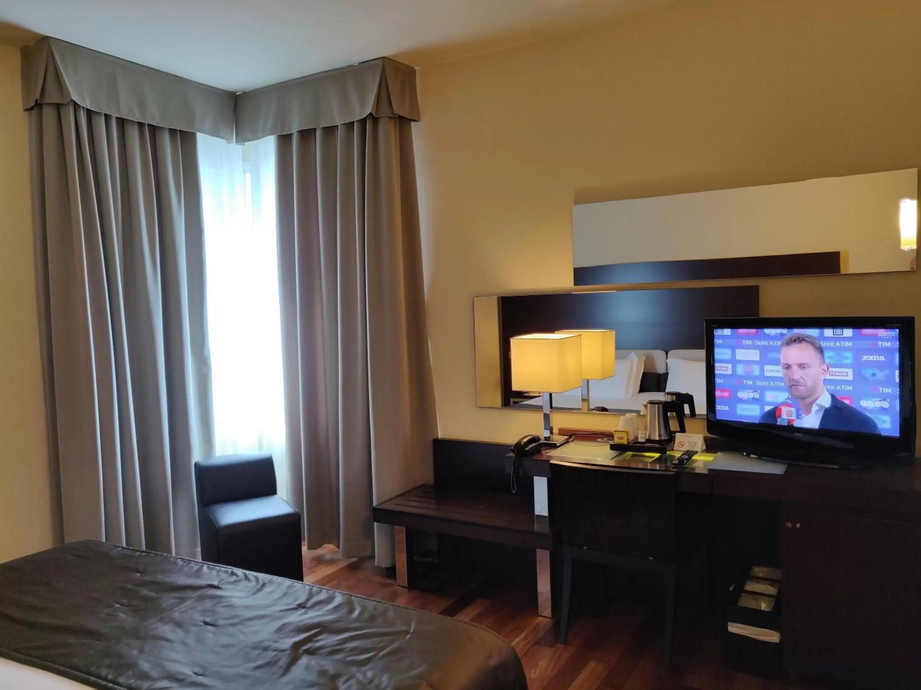 Bedroom, TV/Entertainment Center in Best Western Hotel Tre Torri