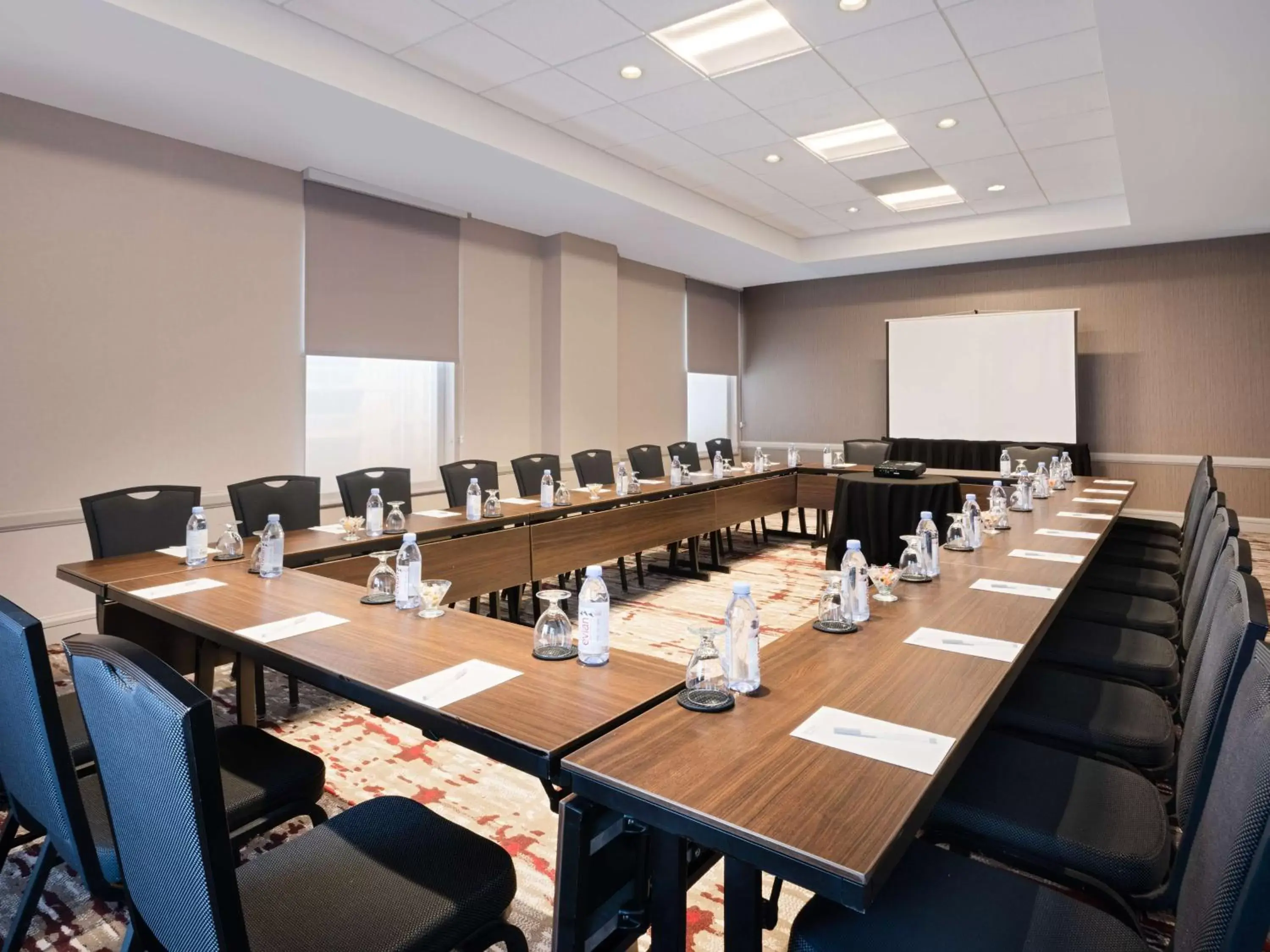 Meeting/conference room in Hilton Garden Inn Chicago Downtown/Magnificent Mile