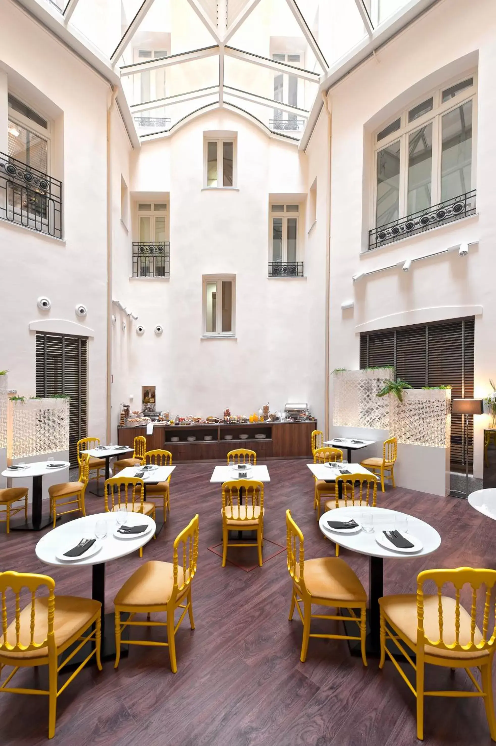 Restaurant/Places to Eat in Hotel Sardinero Madrid