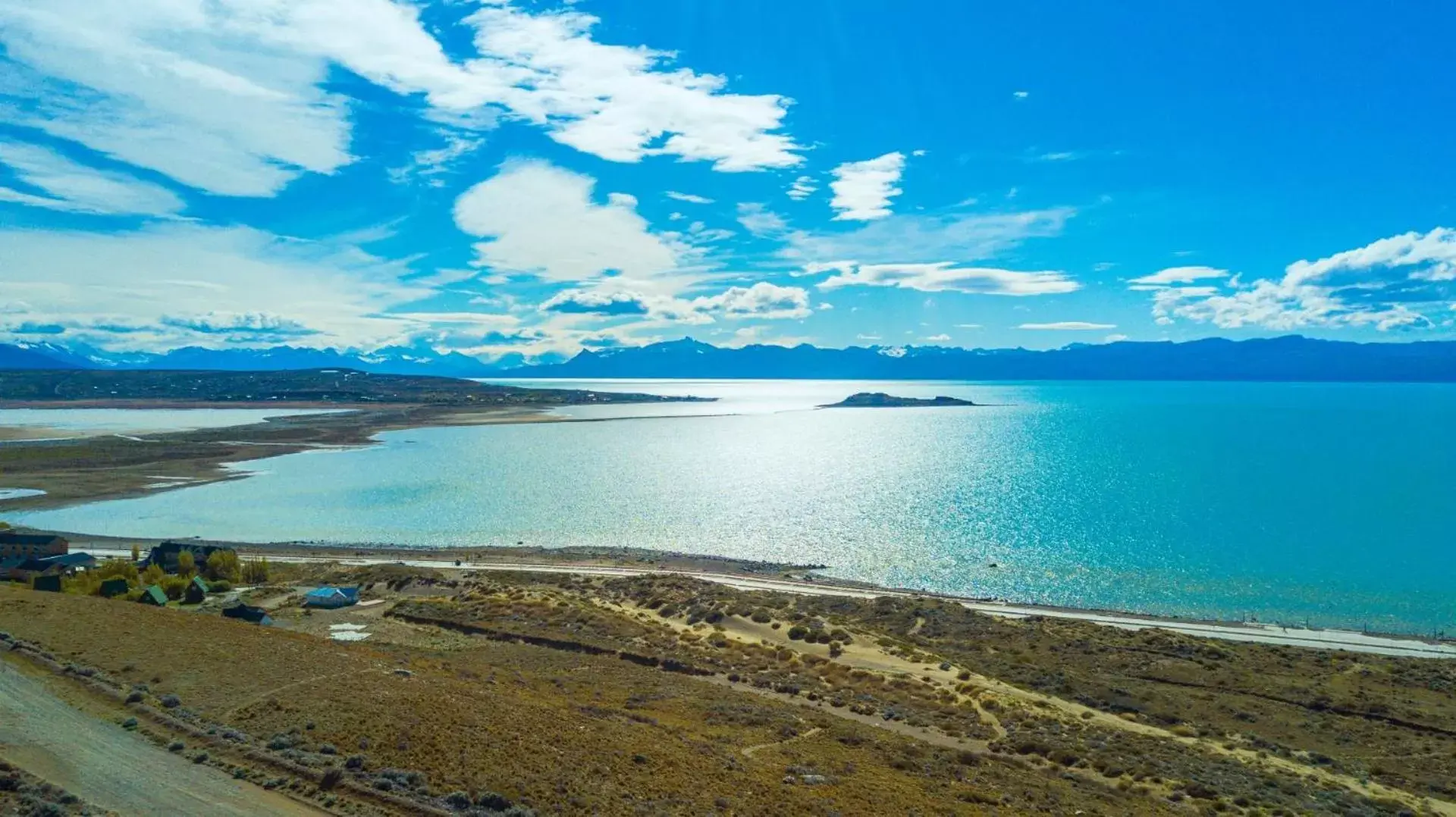 Lake view, Beach in Design Suites Calafate