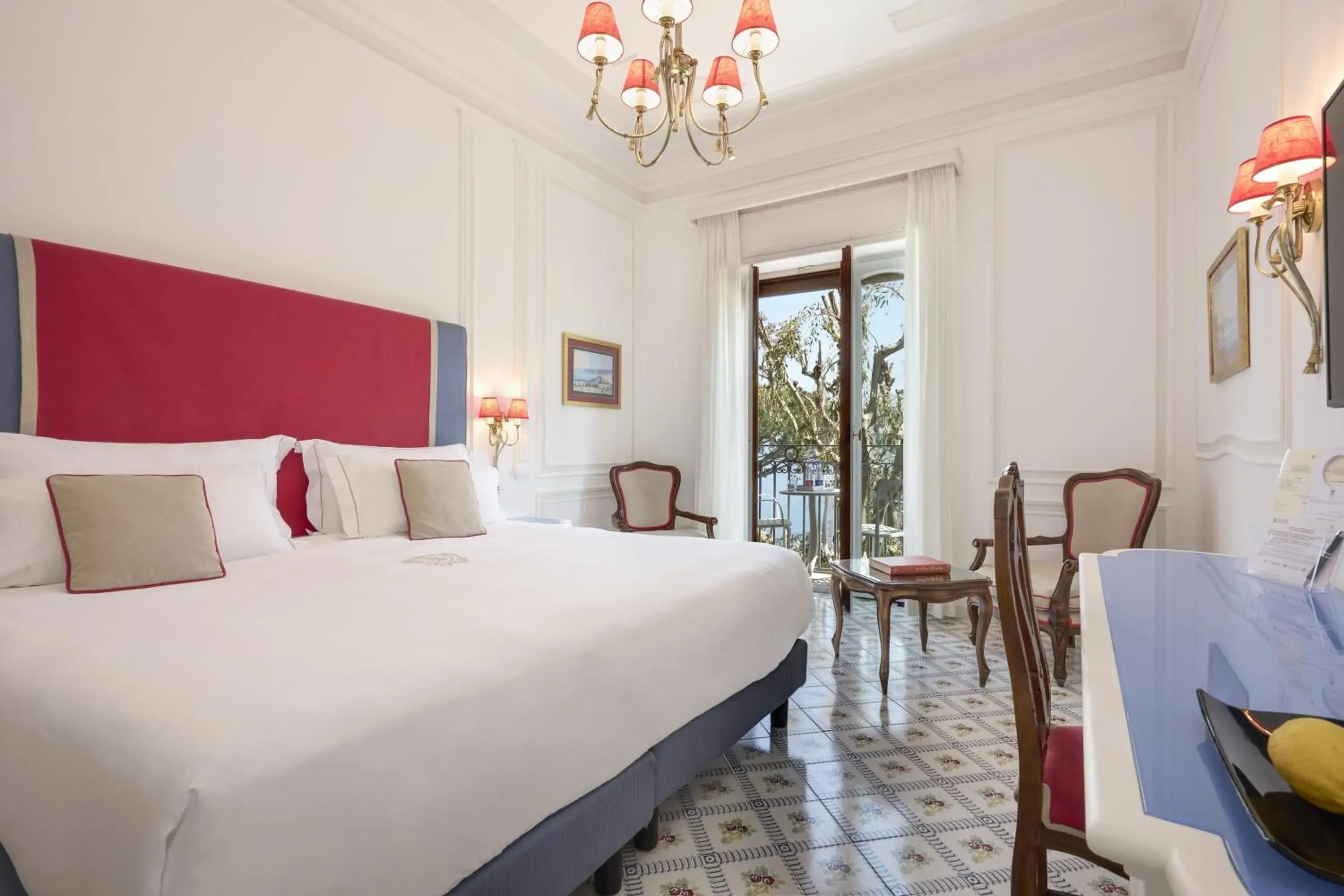 View (from property/room), Bed in Grand Hotel Ambasciatori