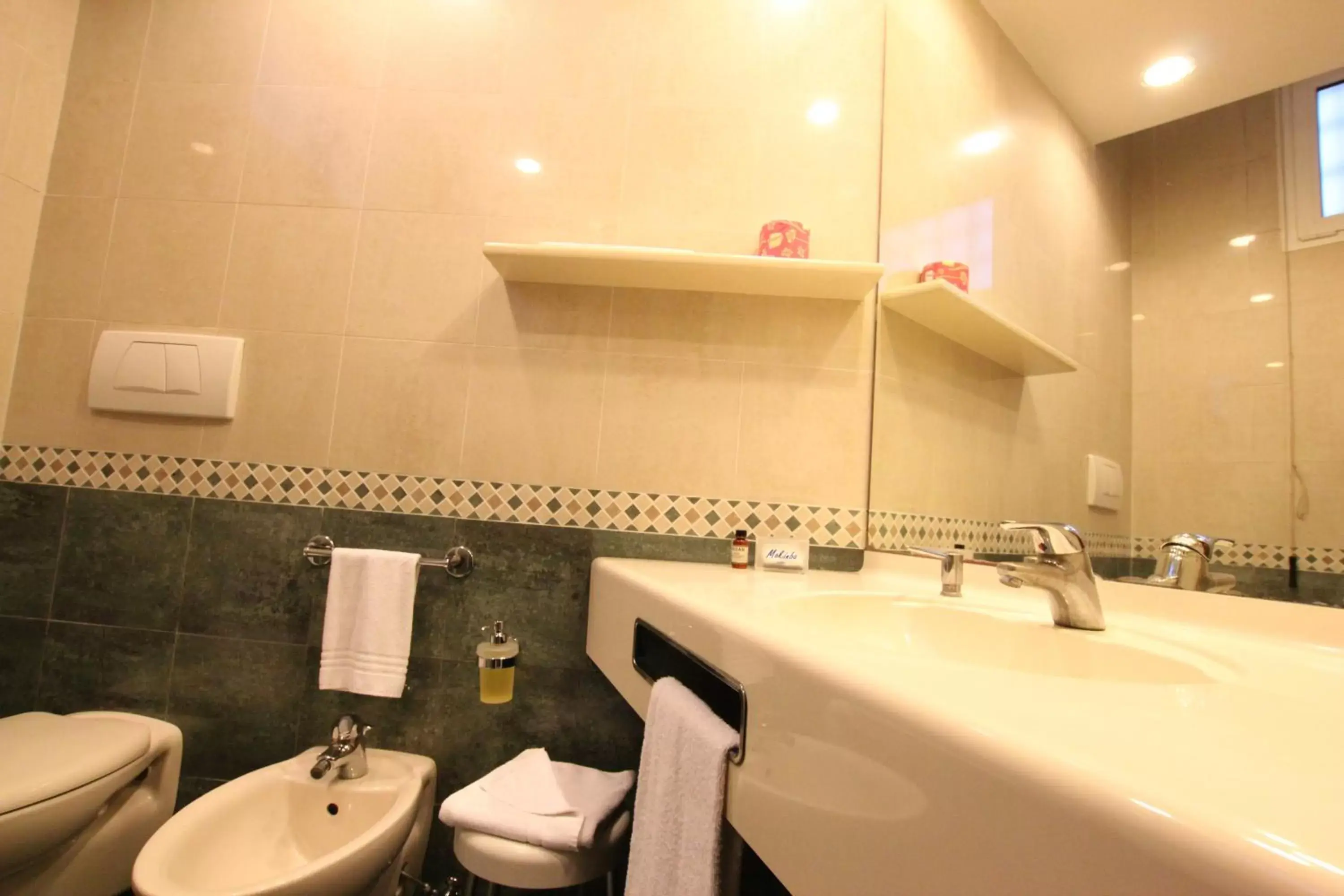 Bathroom in Mokinba Hotels King