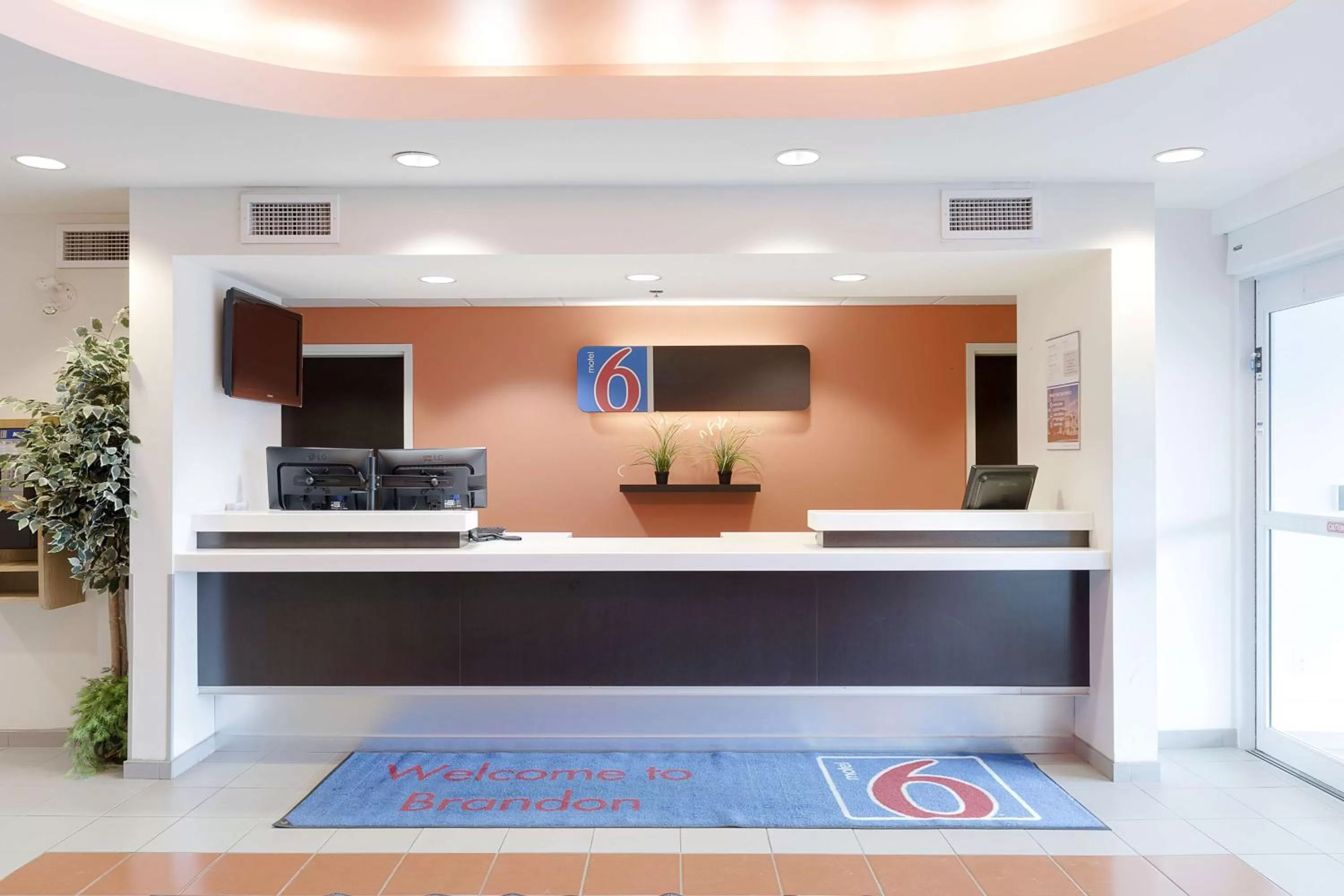 Lobby or reception in Motel 6-Brandon, MB