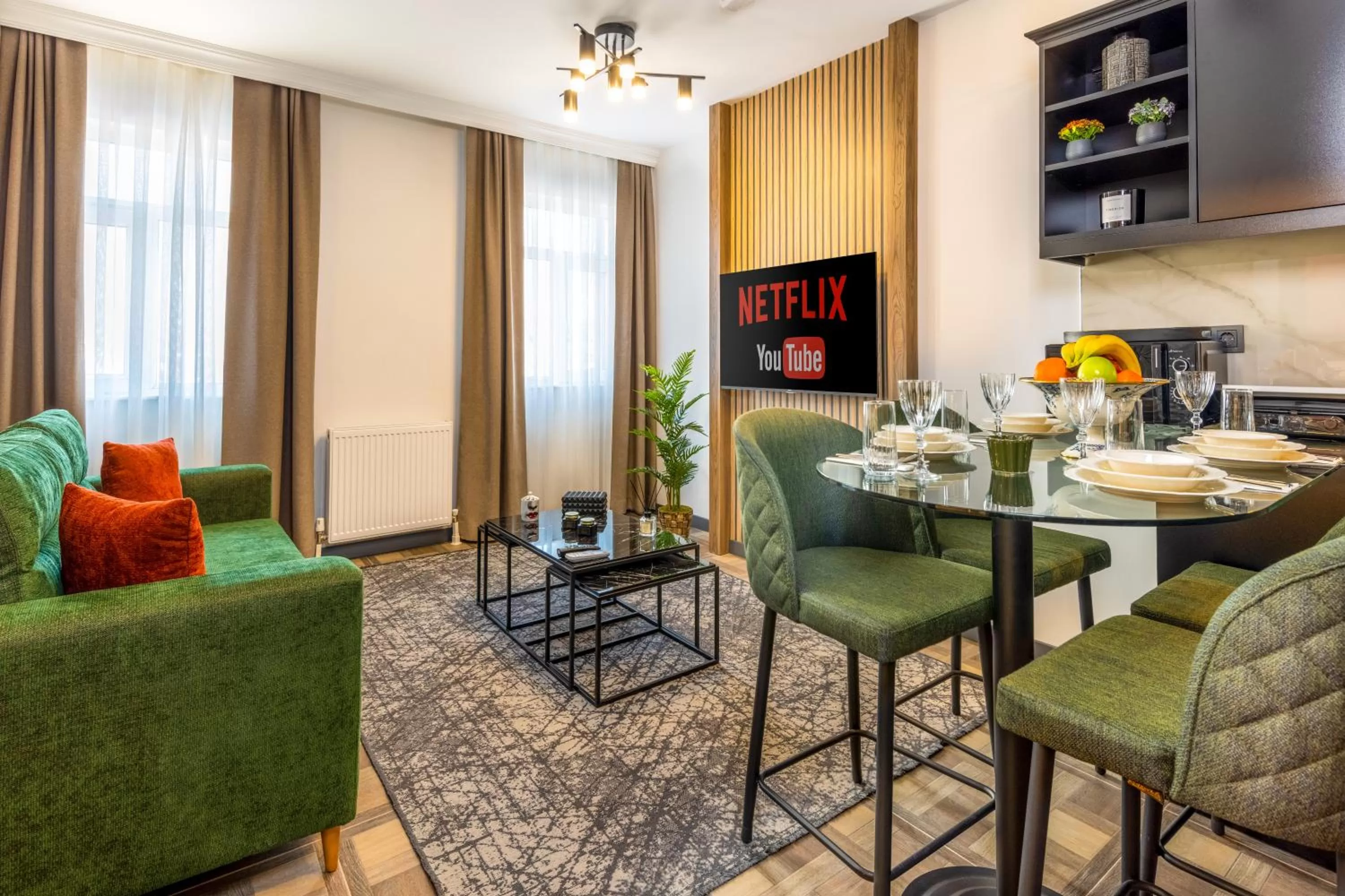 TV and multimedia in BayMari Suites City Life