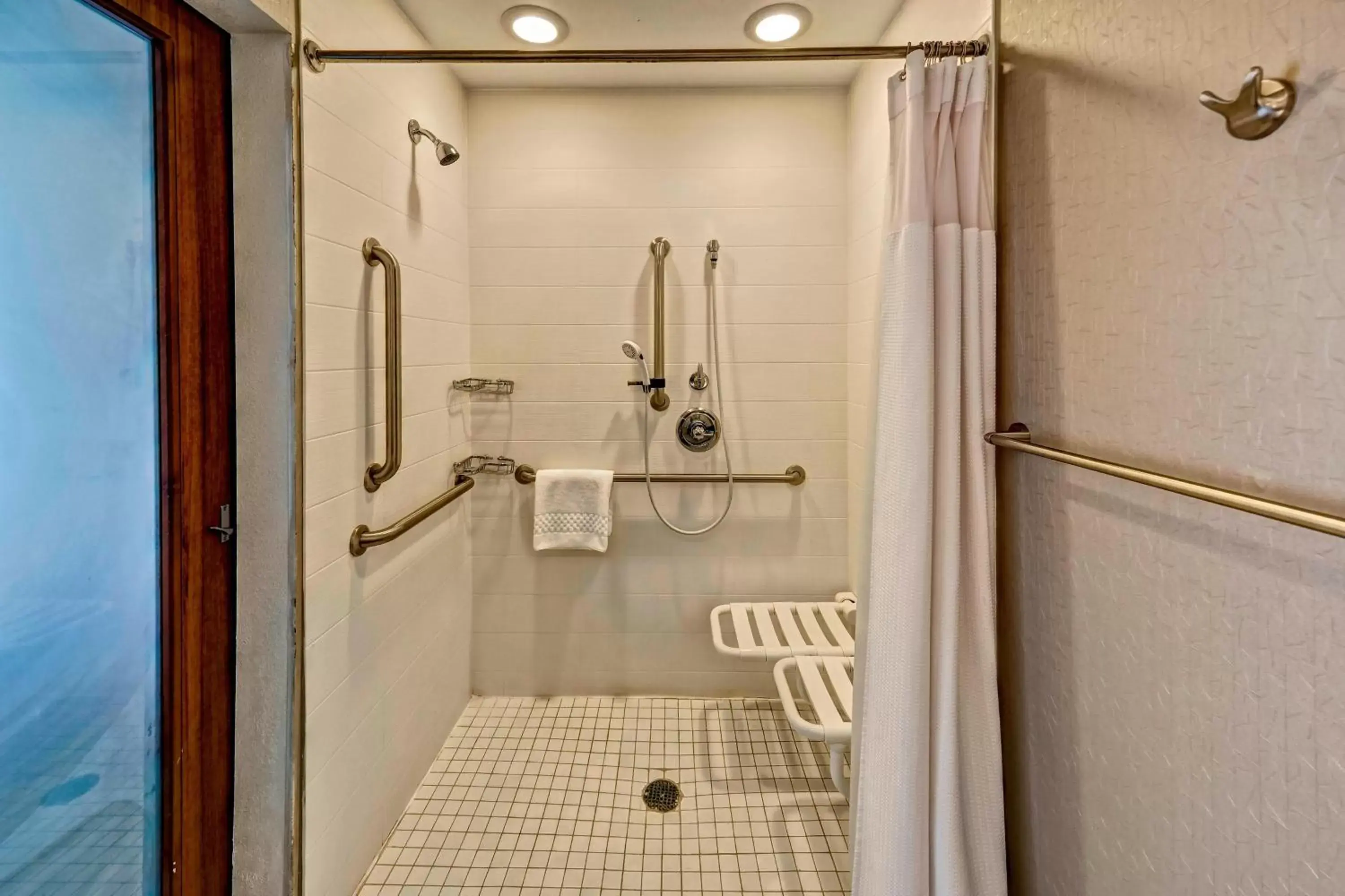 Bathroom in SpringHill Suites by Marriott Oklahoma City Moore