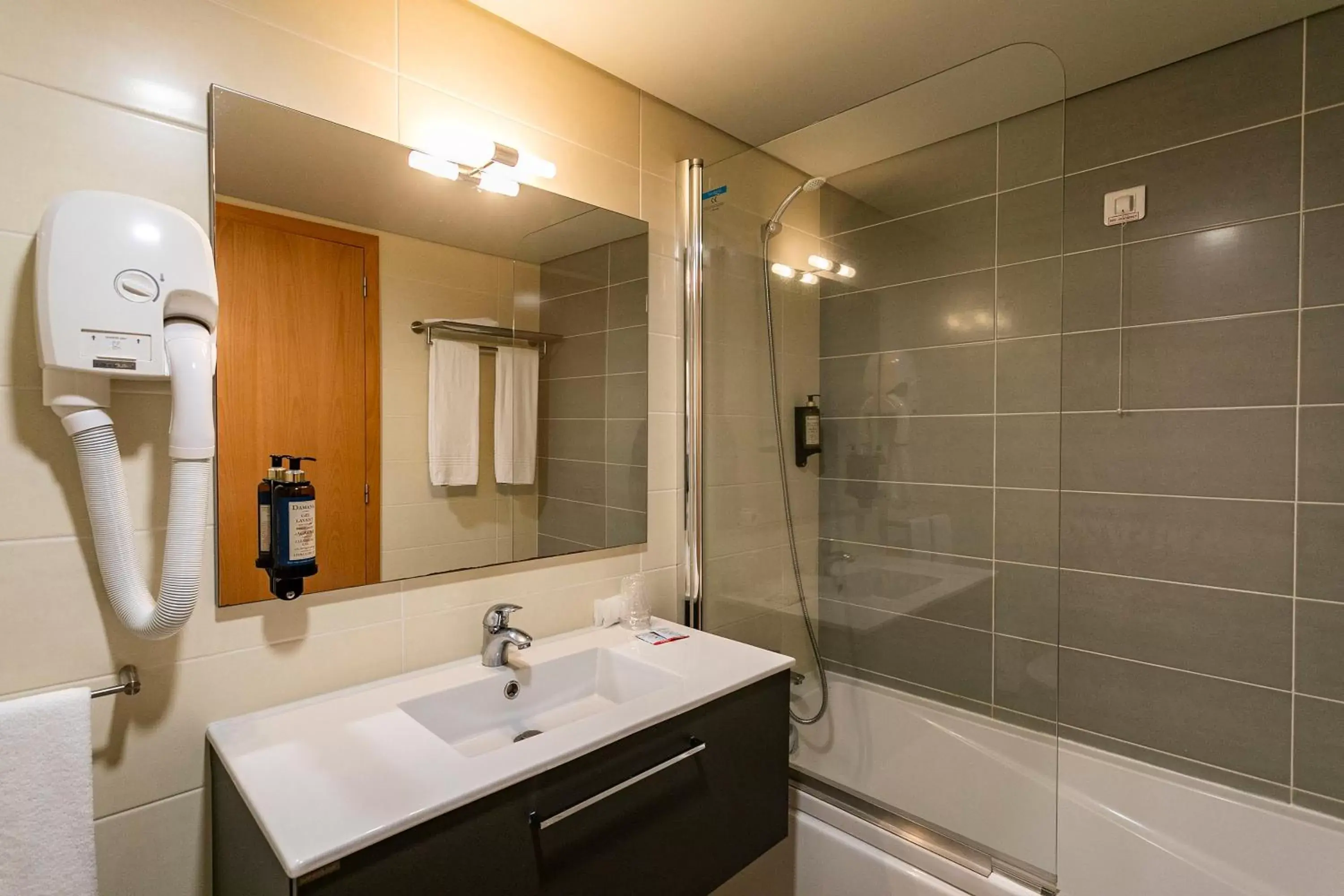 Shower, Bathroom in Antillia Hotel