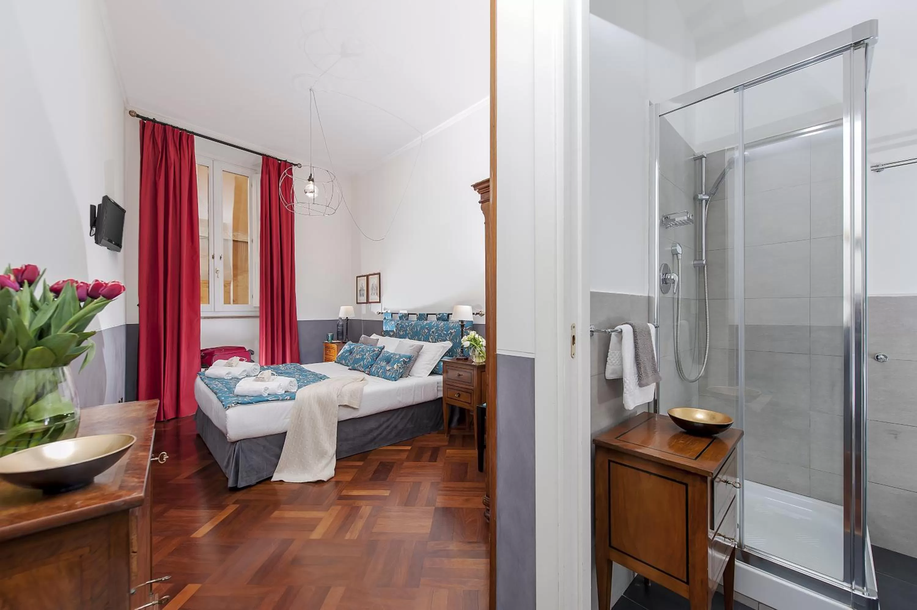 Bedroom, Bed in All'Orologio